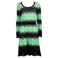 Missoni M Missoni Vestido de punto a rayas hasta la rodilla Talla L