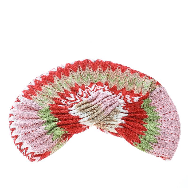 This turban from Missoni Mare will be a great accessory for those resort vacays and will surely make a stand-out statement. It features a multicolour pattern lurex knit body- one of the label's signature styles. It comes with a classic body with a