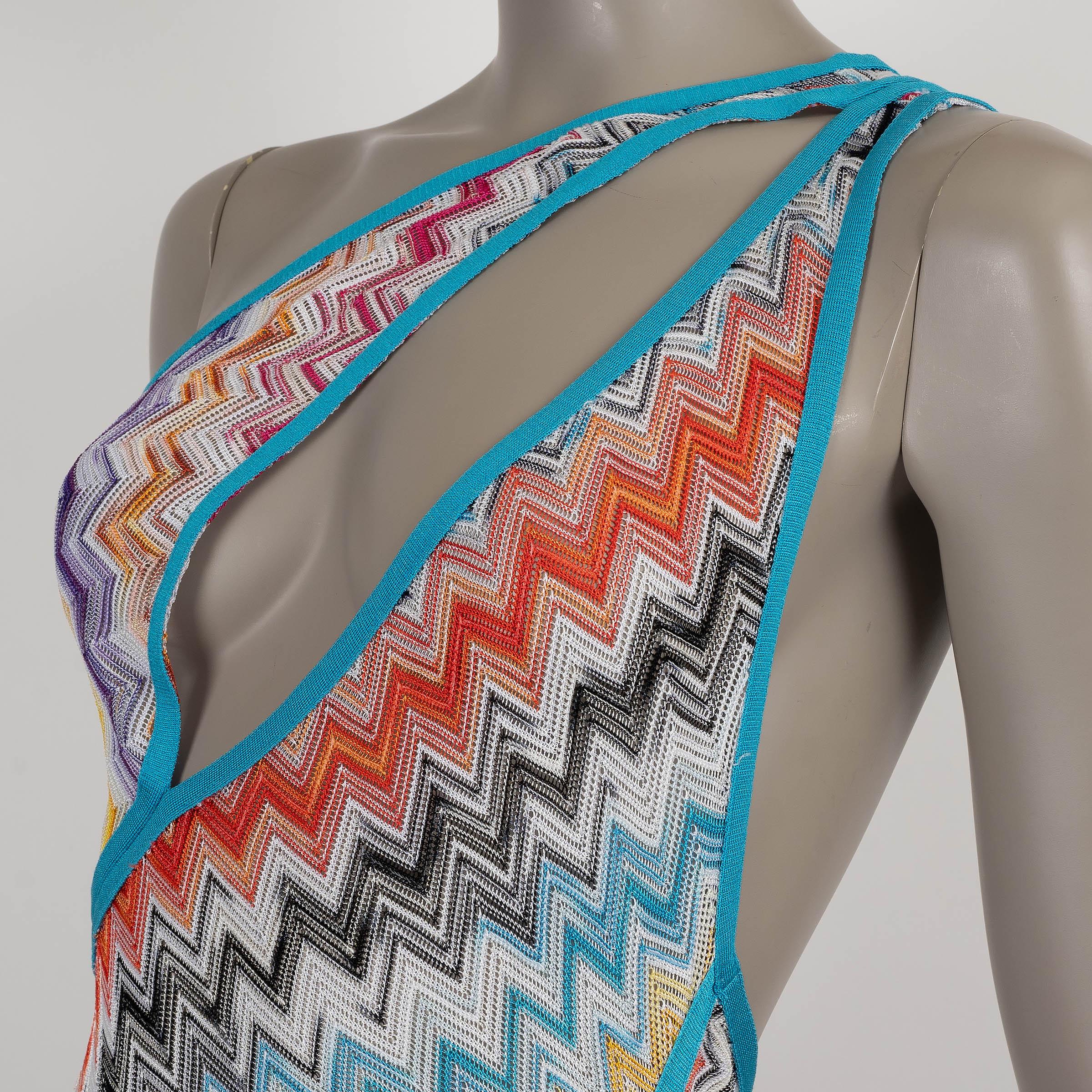 MISSONI MARE multicolor viscose 2023 DIAGONAL STRIPED KNIT Dress 42 M In Excellent Condition For Sale In Zürich, CH