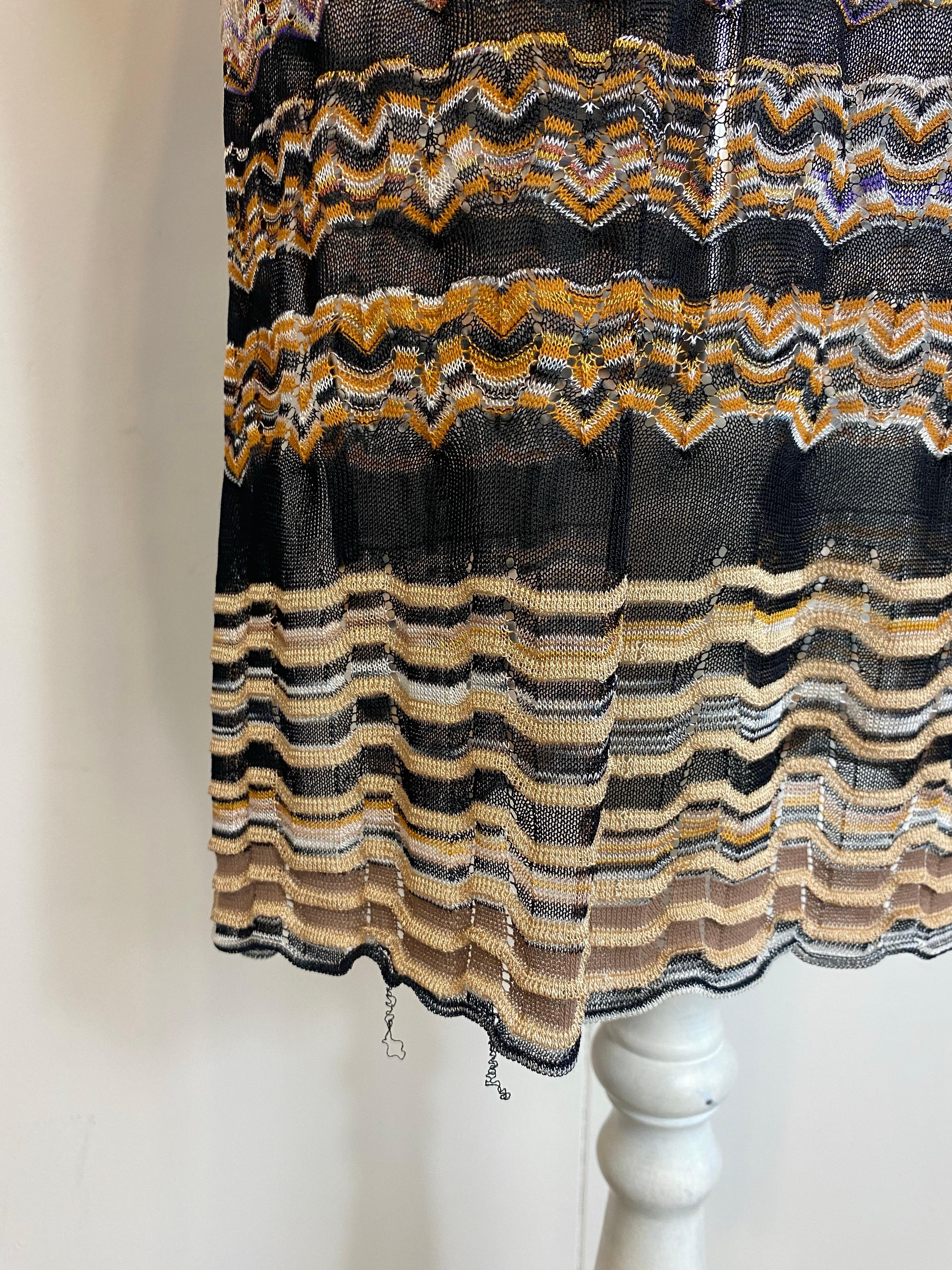 Nero Abito midi Missoni nei toni del nero e del giallo. in vendita