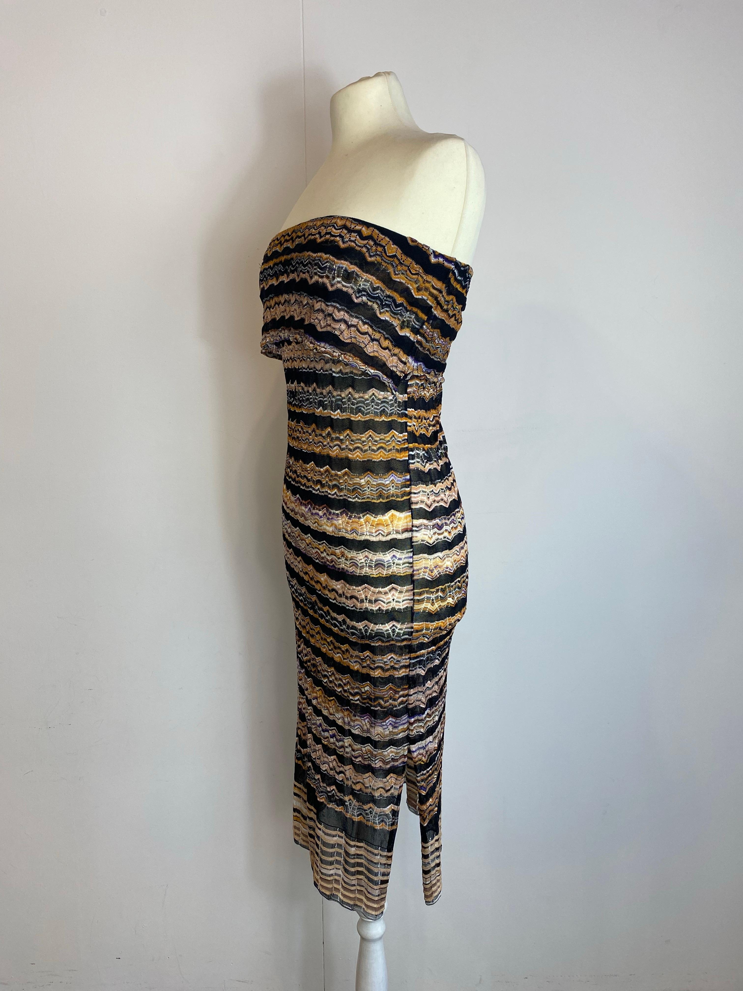 Abito midi Missoni nei toni del nero e del giallo. In condizioni ottime in vendita a Carnate, IT