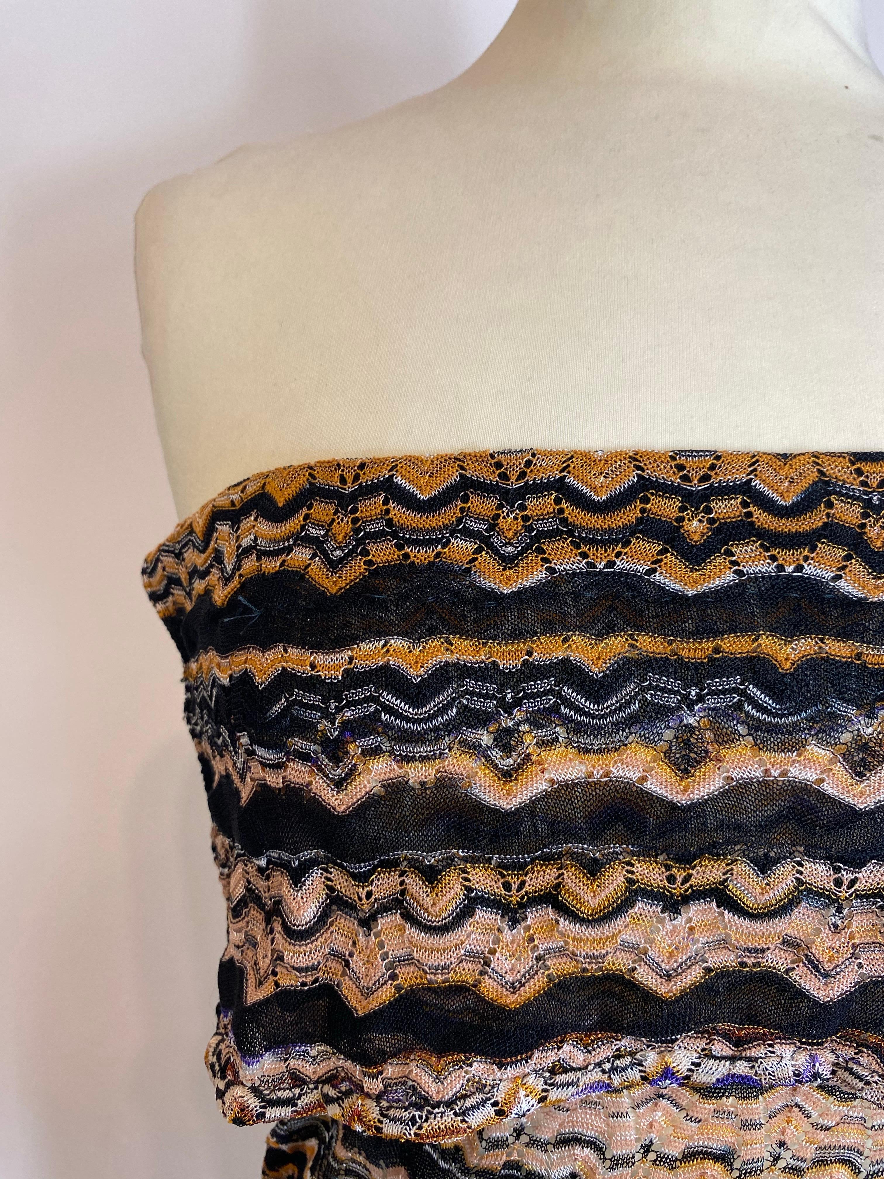 Abito midi Missoni nei toni del nero e del giallo. in vendita 4