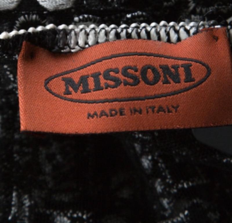 Missoni Monochrome Crochet Knit Lace Trim Fringed Cardigan L In condizioni buone in vendita a Dubai, Al Qouz 2