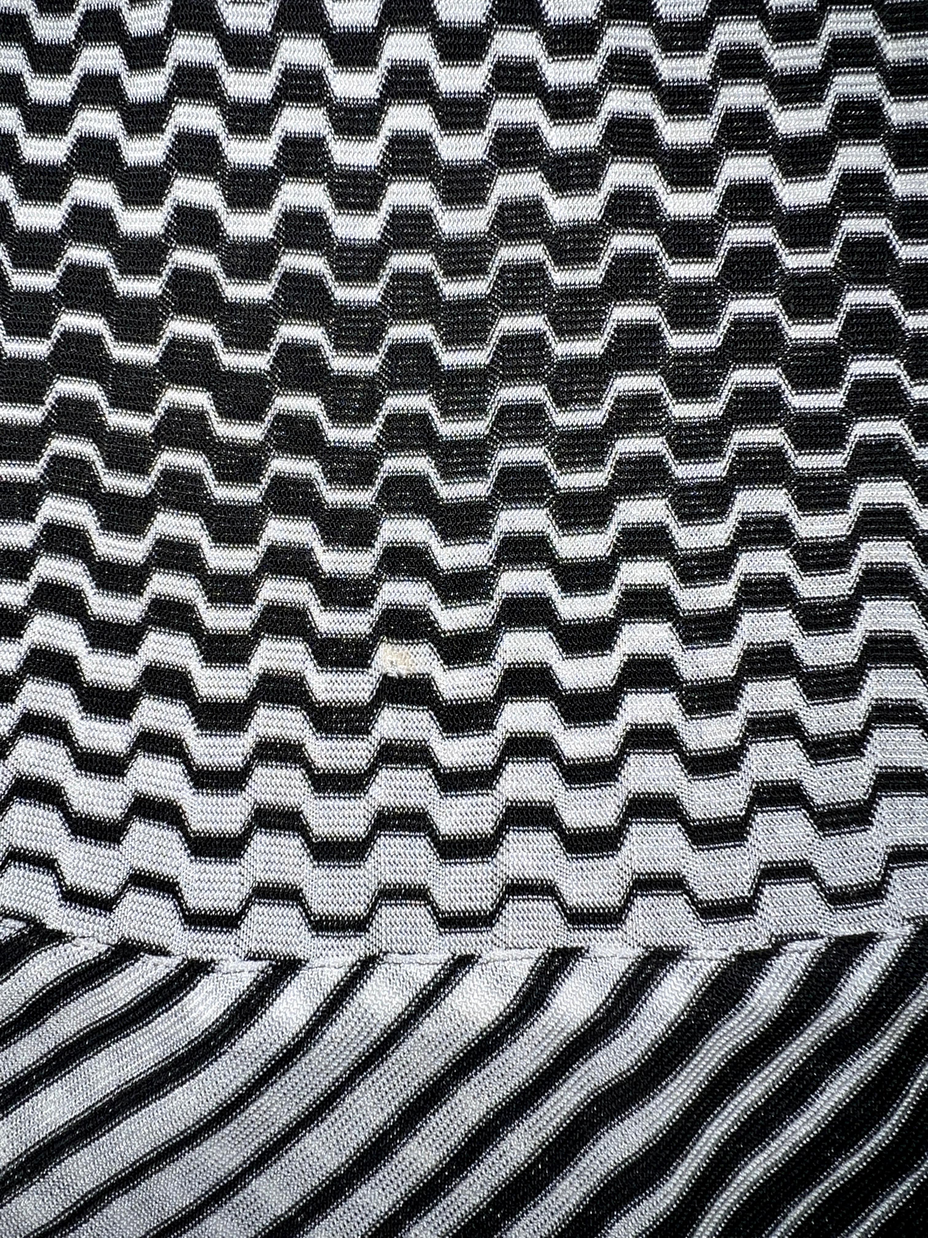 Women's Missoni Monochrome Signature Chevron Zigzag Knit Dress 46 For Sale