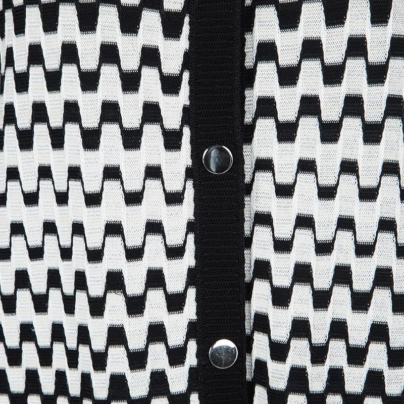 Missoni Monochrome Textured Knit Button Front Cardigan Tunic M In Good Condition For Sale In Dubai, Al Qouz 2
