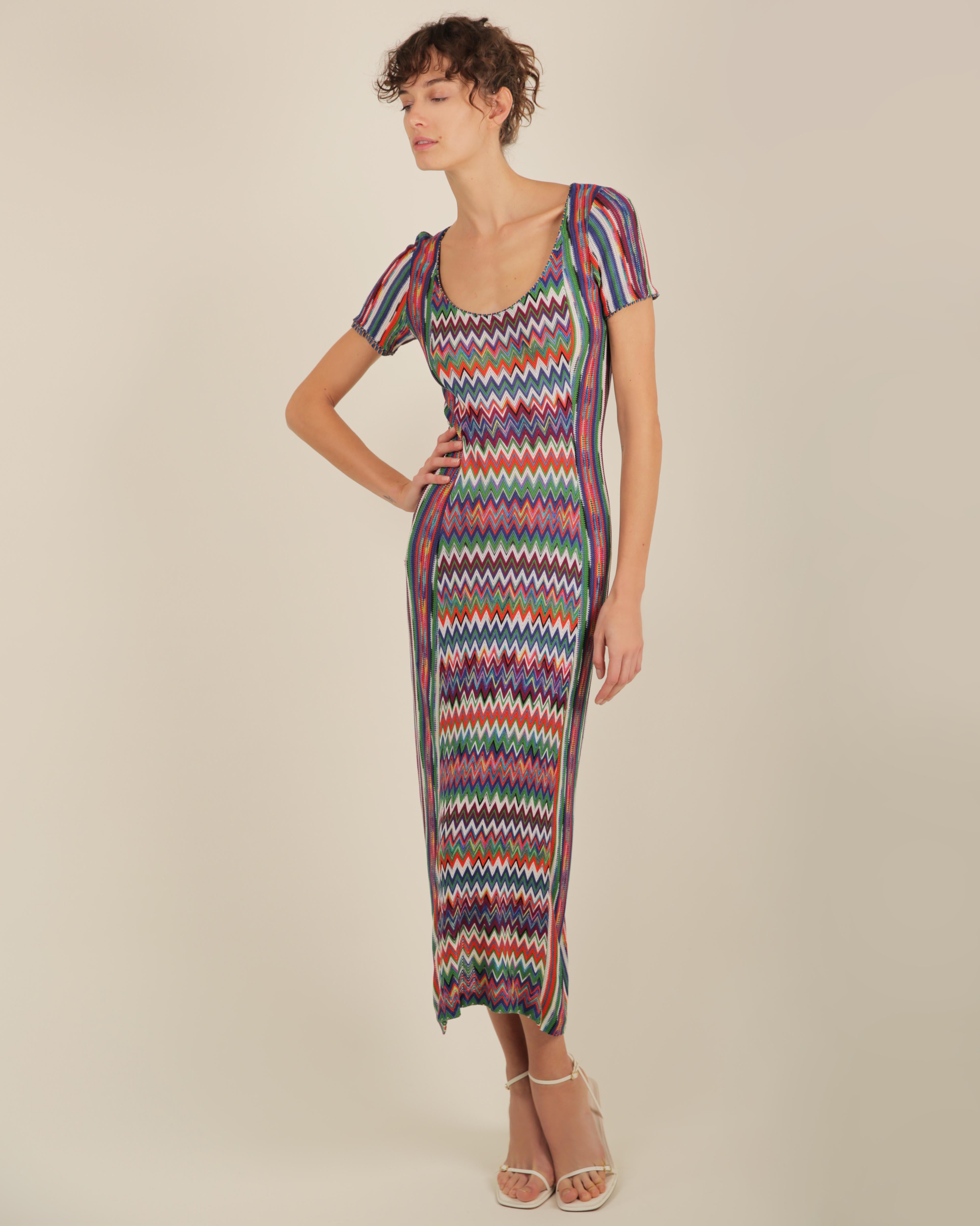 LOVE LALI Vintage

Vintage Missoni for Nieman Marcus multicolour chevron and stripe knit dress
Scoop neck with short sleeves
Would also work wonderfully as a beach cover up
MADE IN ITALY

Composition:
No composition label

Size:
No size label -