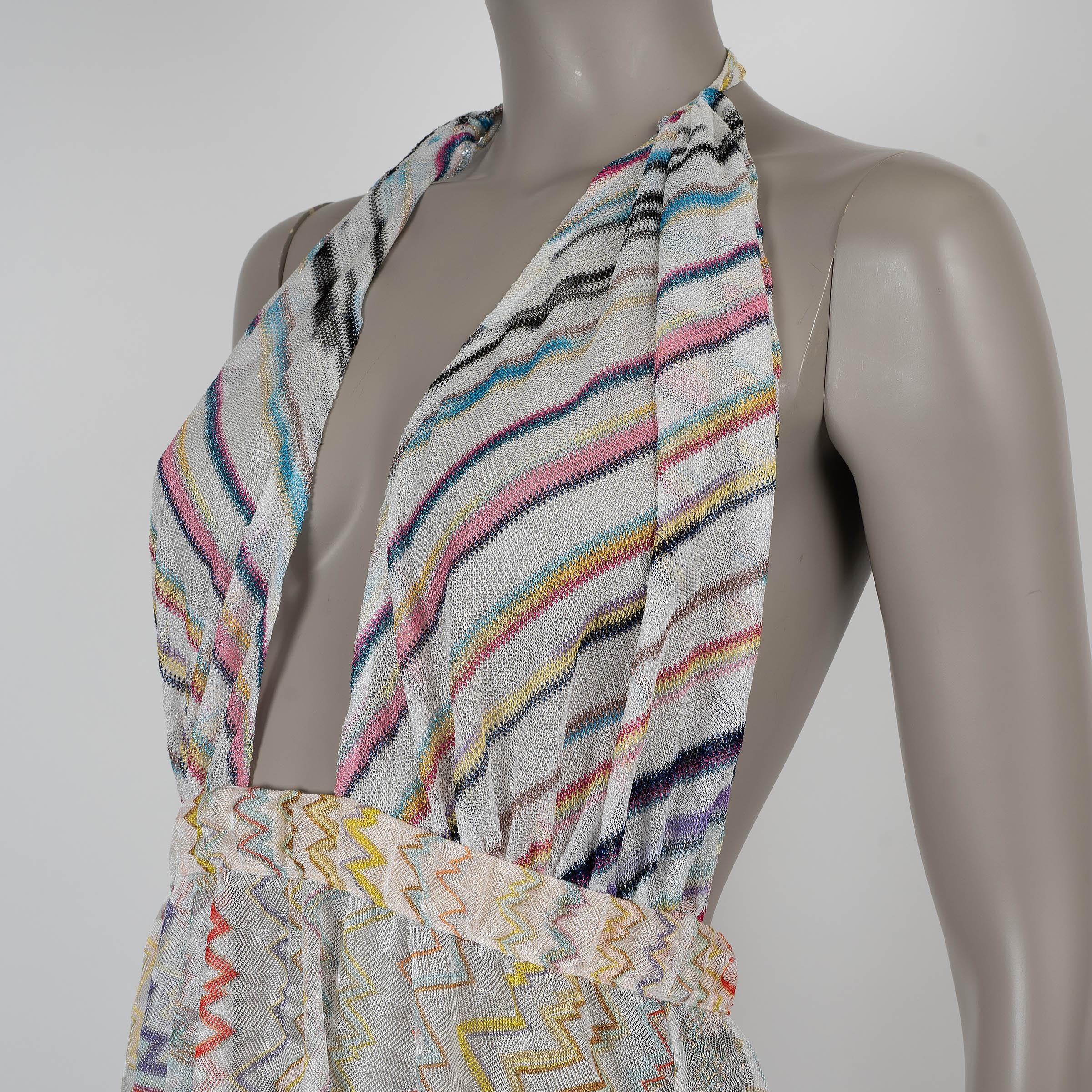 MISSONI mehr Viskose 2023 STRIPED & ZIGZAG HALTER KNIT MAXI Kleid 42 M im Zustand „Hervorragend“ im Angebot in Zürich, CH