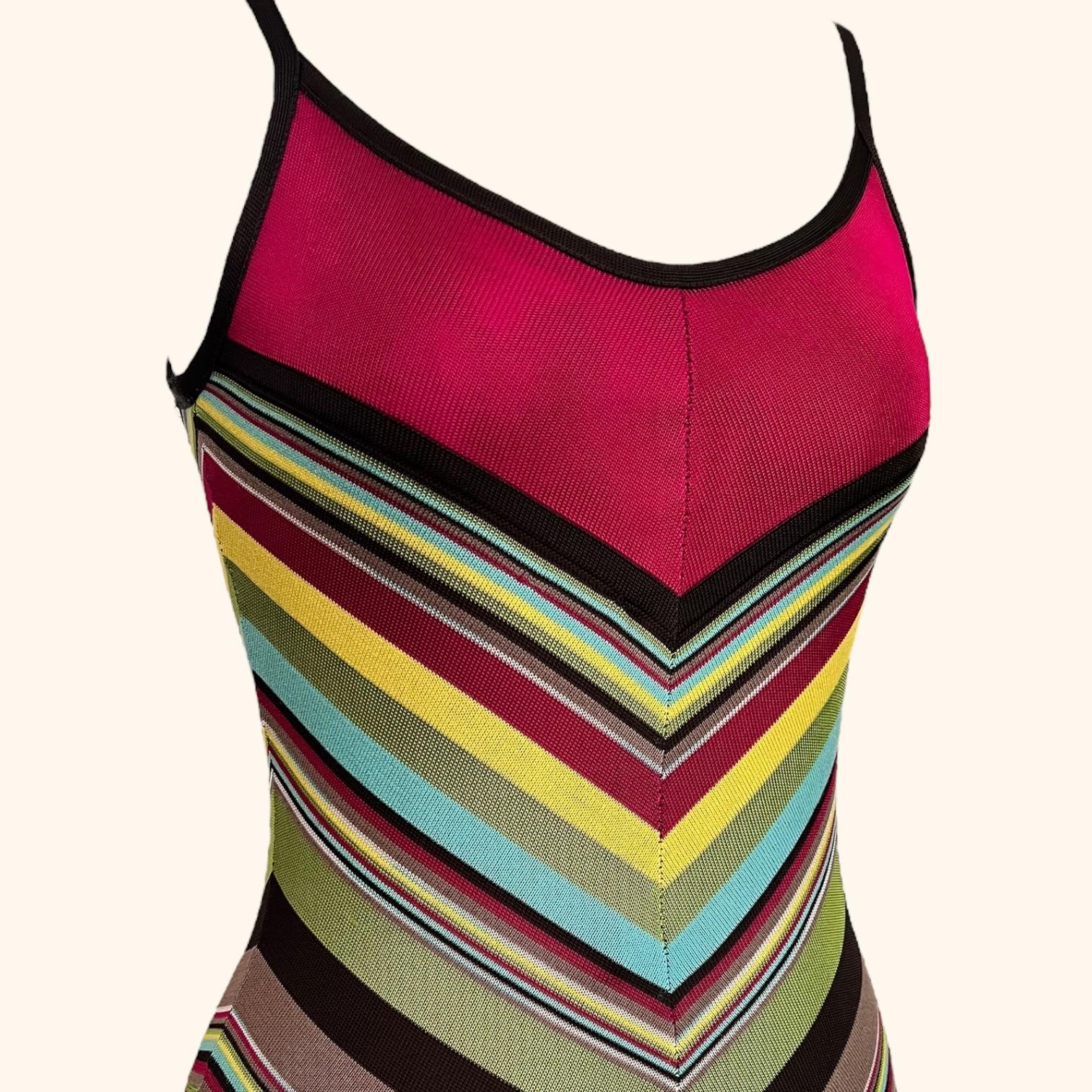 Marron Missoni - Robe en tricot à chevrons multicolore en vente