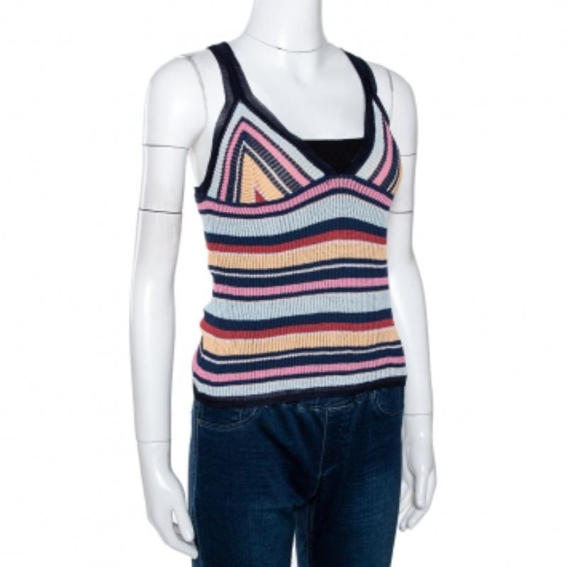 Avec son esthétique élégante, Missoni vous permet de maîtriser l'art subtil du dressing de bureau à dîner avec ce top. Fabriqué à partir de matériaux de qualité, ce débardeur en tricot côtelé affiche un motif rayé. Il présente une silhouette