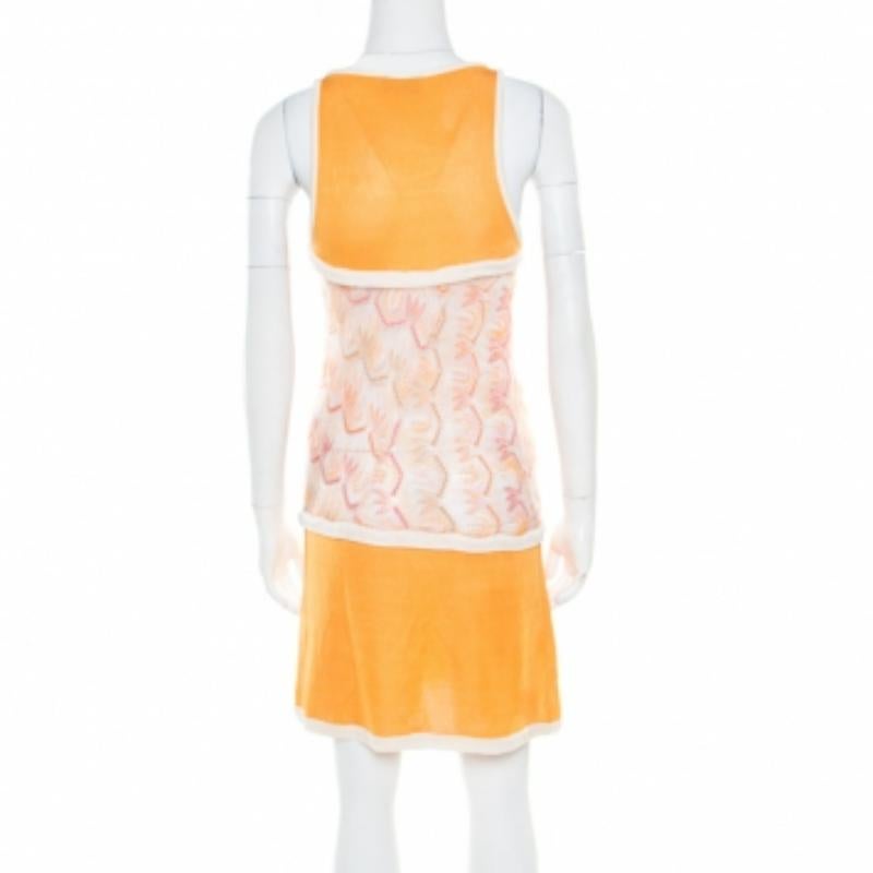 Orange gemustertes gestricktes Stretch-Strick-Tankkleid mit Pantoletten von Missoni S im Zustand „Gut“ im Angebot in Dubai, Al Qouz 2