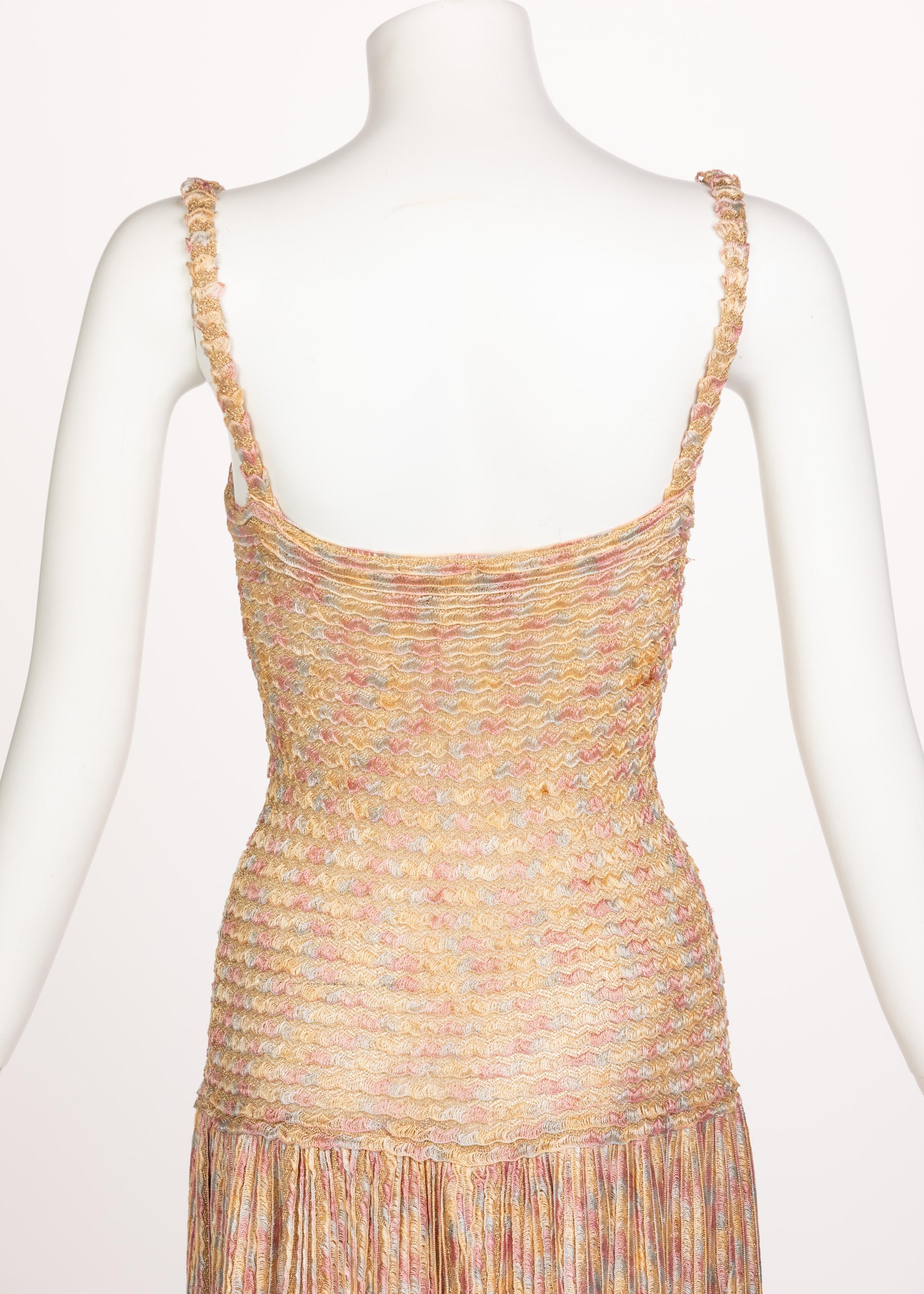 Missoni - Ensemble robe longue cardigan et collier en maille dorée rose, années 1970 en vente 10