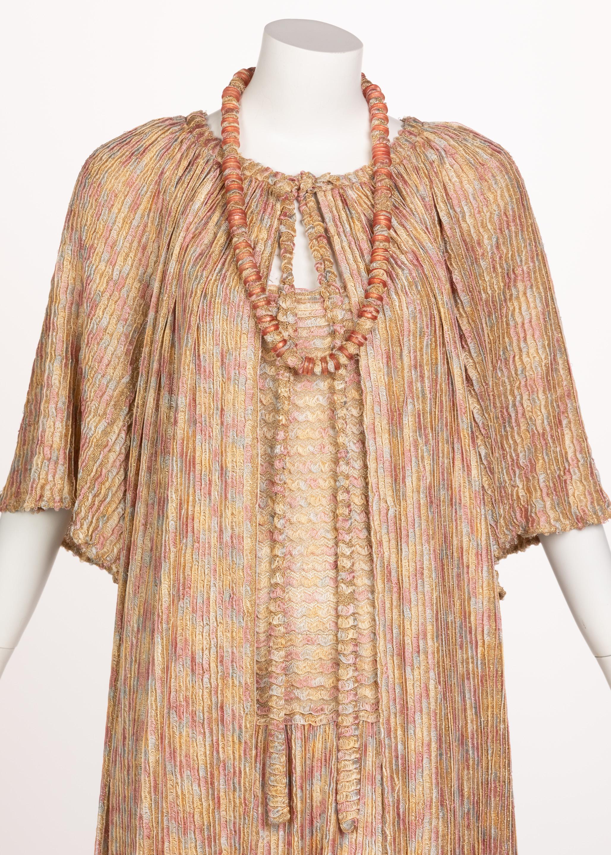 Missoni - Ensemble robe longue cardigan et collier en maille dorée rose, années 1970 en vente 12