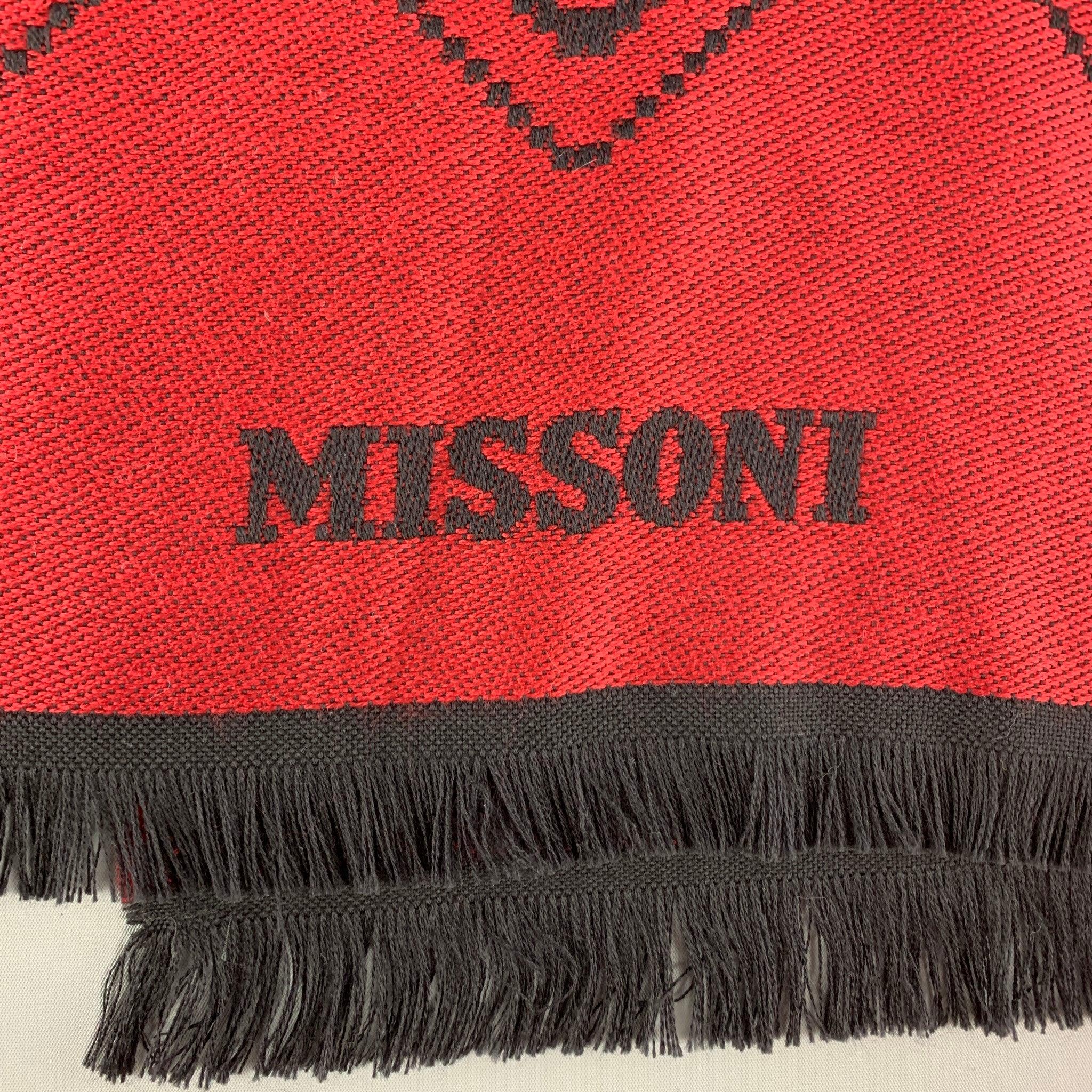 MISSONI Red Black Knitted Lana Wool Scarf In Good Condition In San Francisco, CA