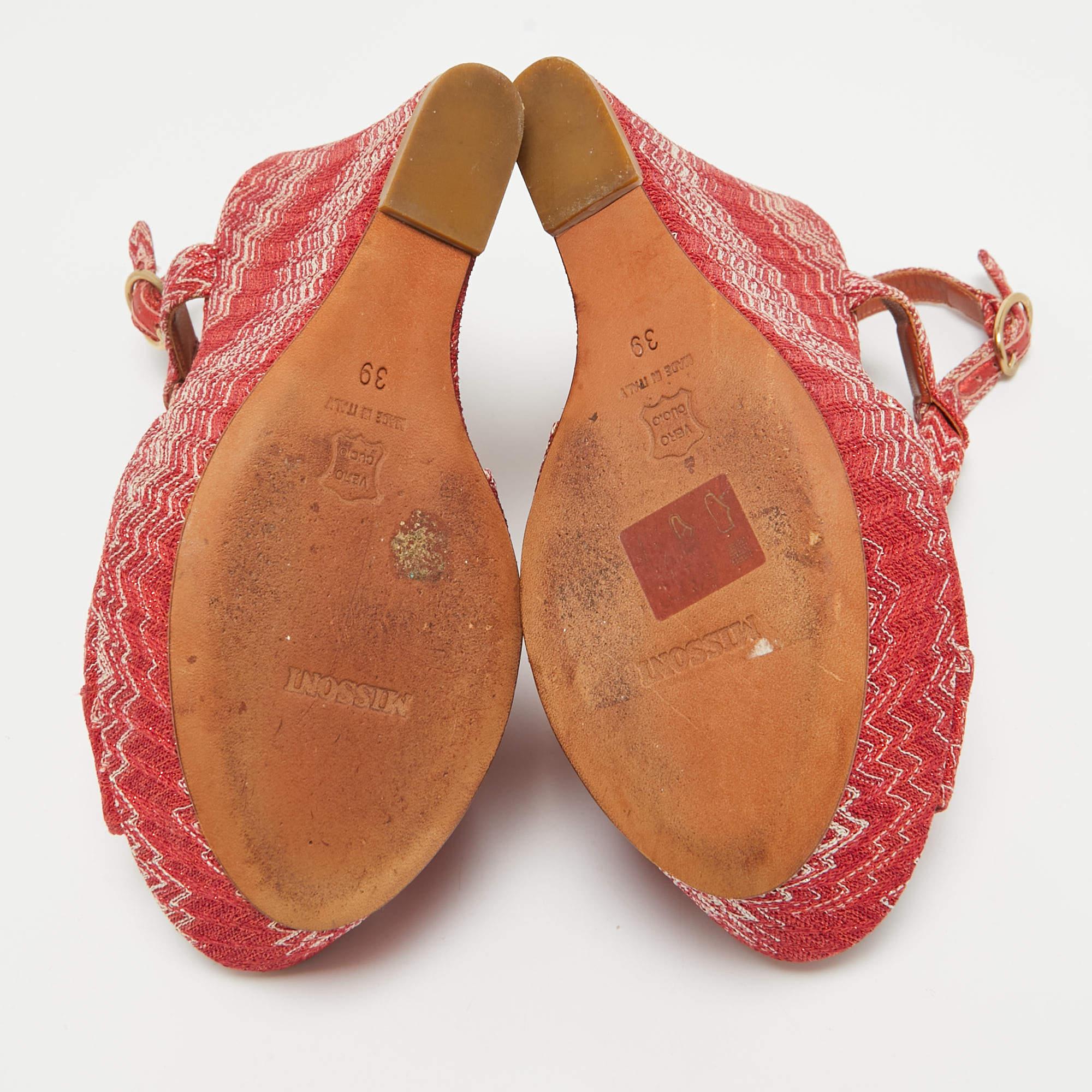 Missoni Rote Lurex-Keilsandalen aus Stoff mit Keil Größe 39 im Angebot 1