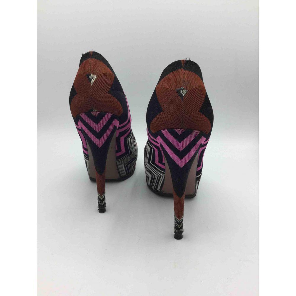 Missoni Sandals in Multicolor In Good Condition For Sale In Carnate, IT