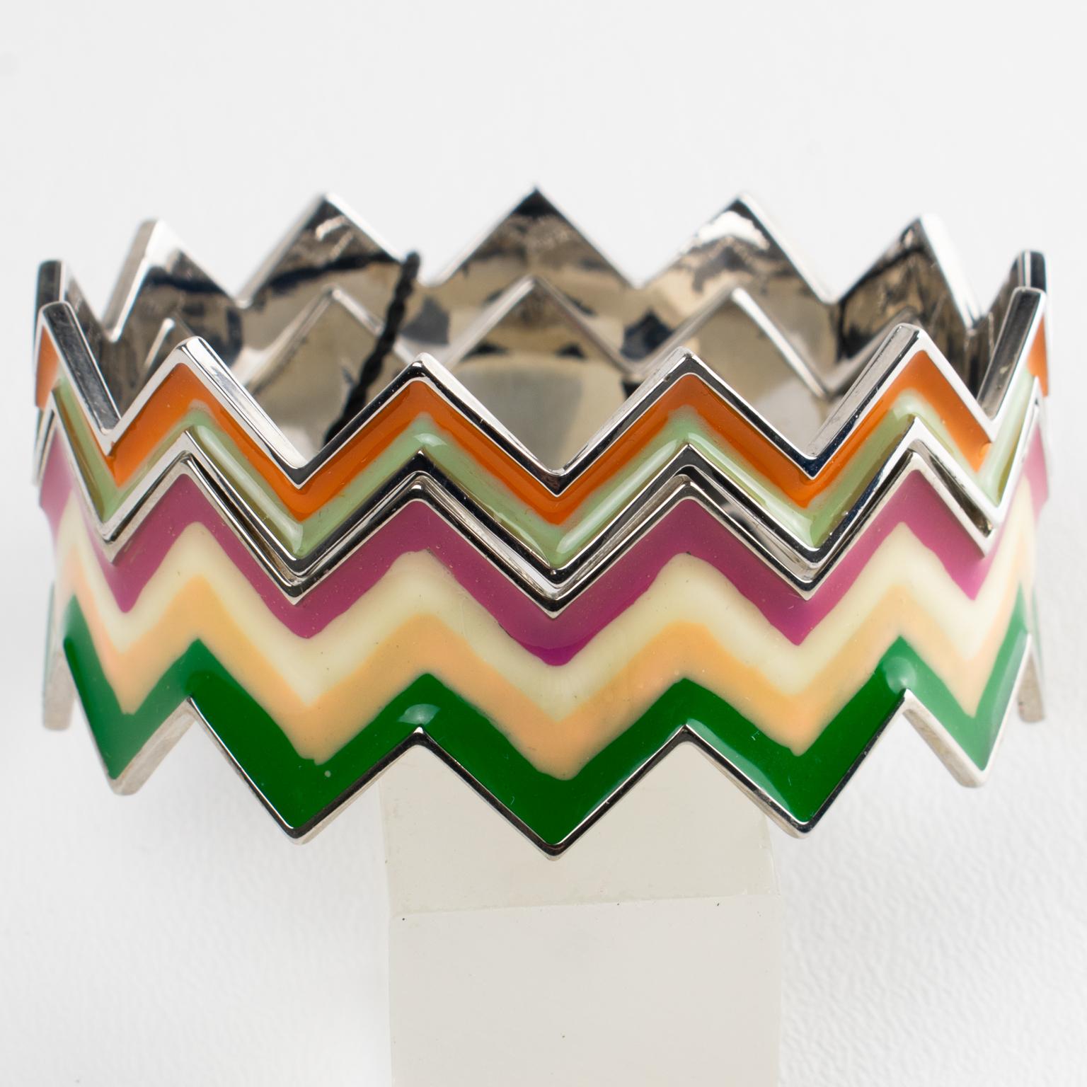 Missoni Pulsera brazalete Zig Zag plateada con esmalte multicolor en Excelente estado para la venta en Atlanta, GA