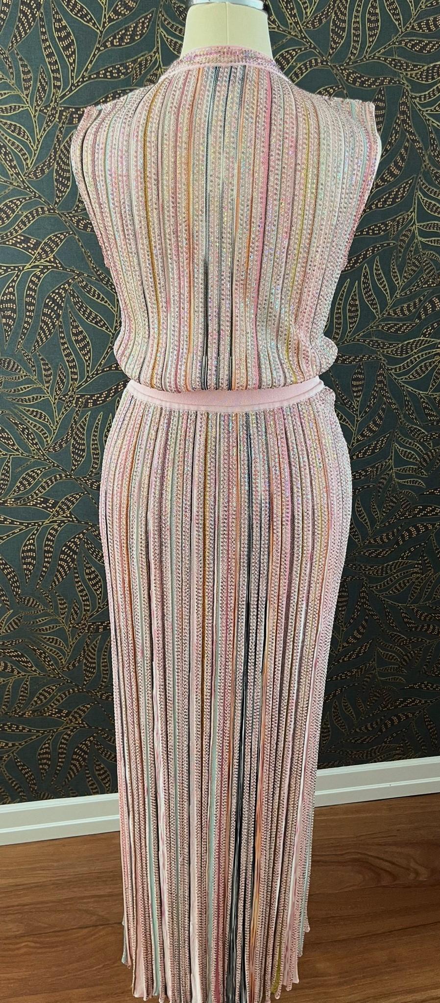 MISSONI SET Sequin-embellished Striped Crochet-knit Maxi Skirt and Top In Excellent Condition For Sale In 'S-HERTOGENBOSCH, NL