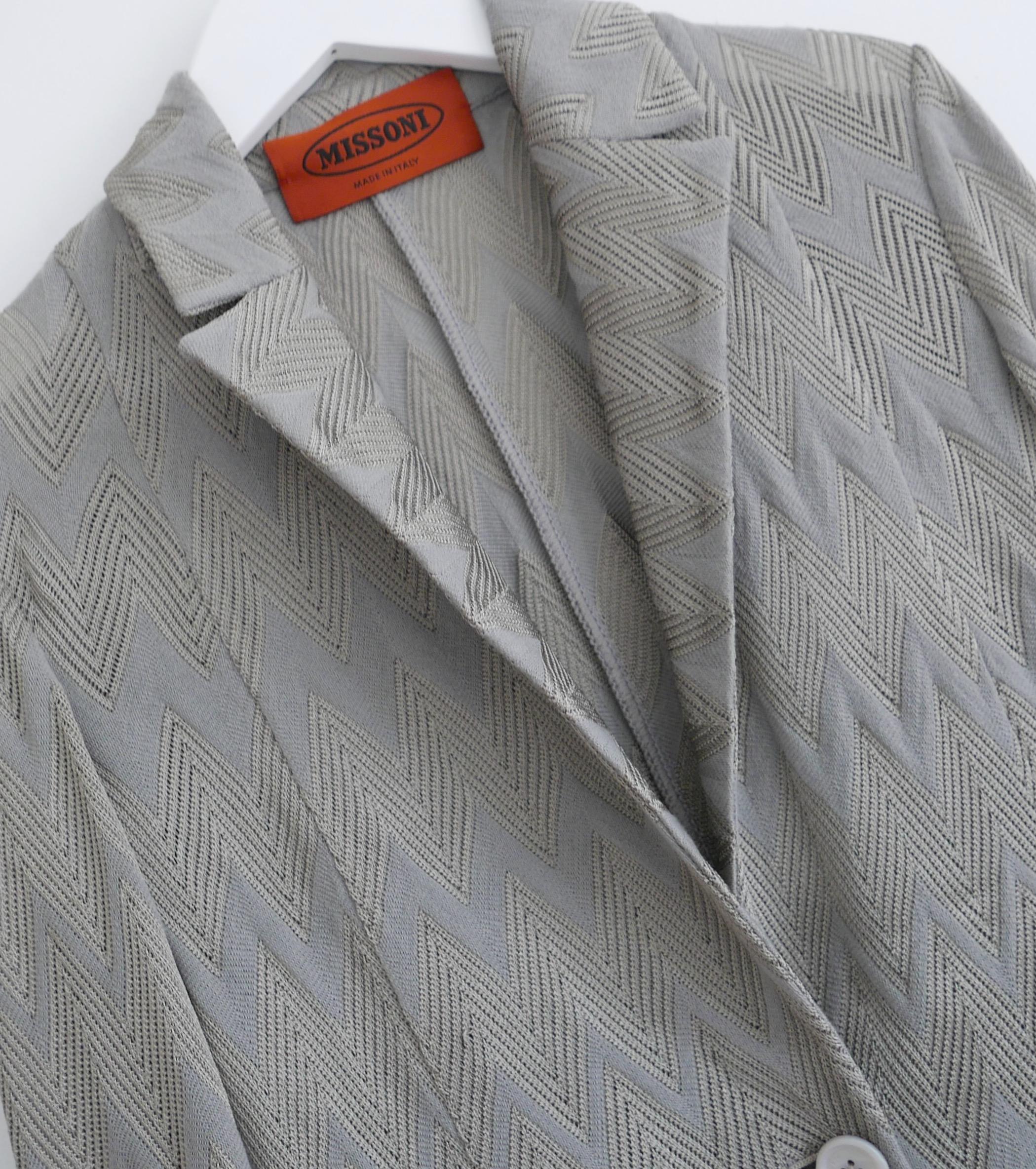 Missoni silver/grey zig zag knit blazer jacket In New Condition For Sale In London, GB