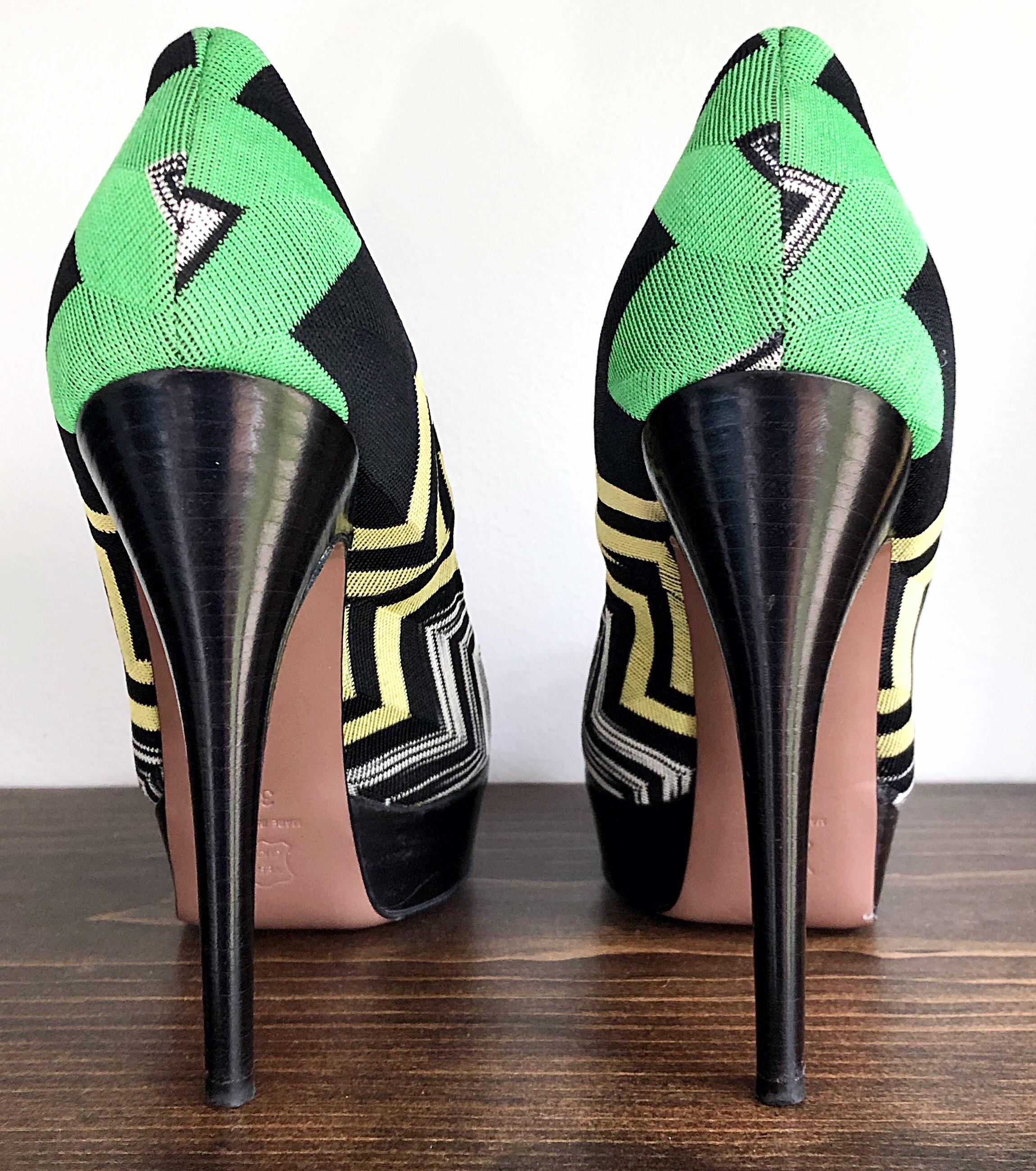 Noir Missoni - Chaussures à talons hauts à plateforme avec zigzags verts et jaunes, à bout ouvert, taille 36/6 en vente