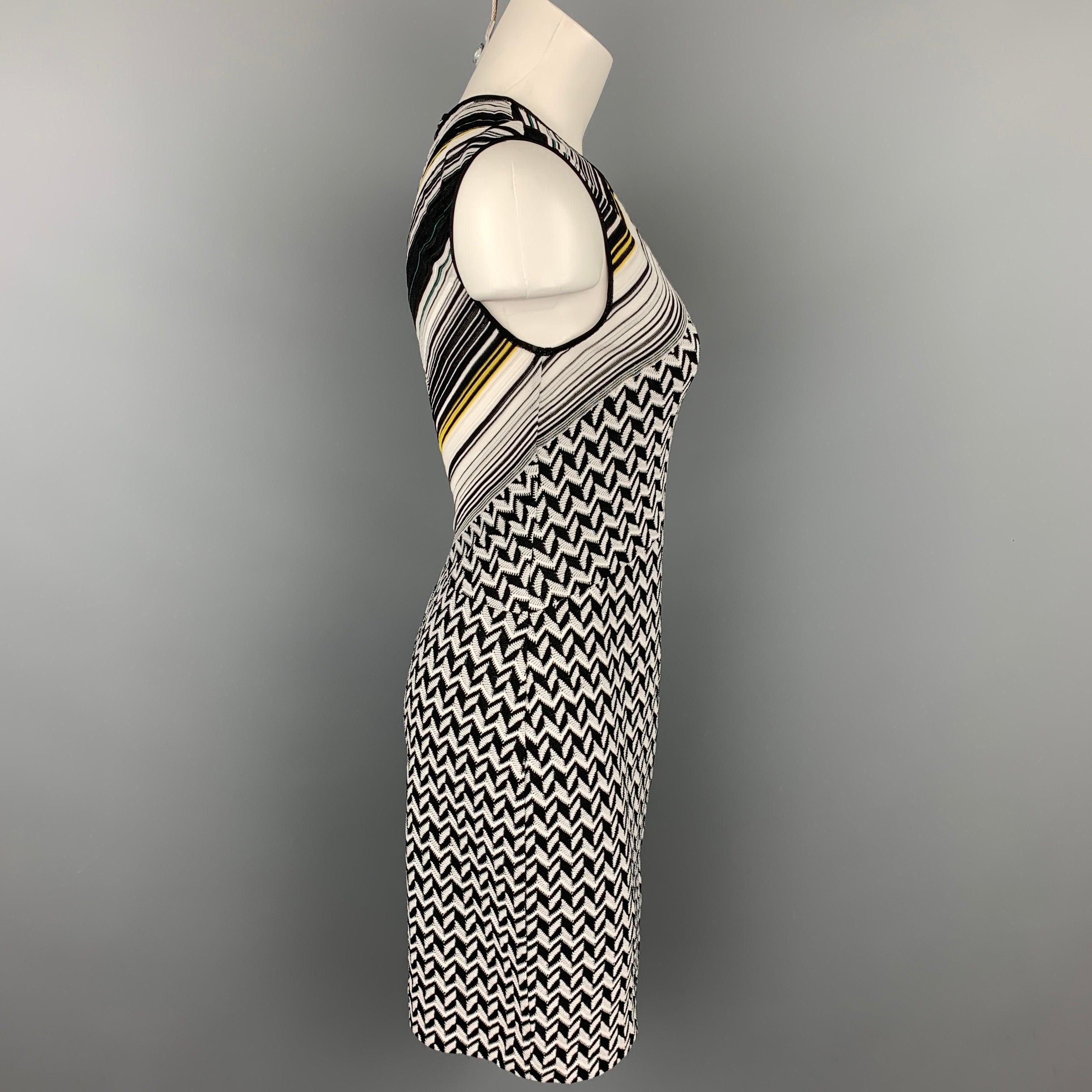 MISSONI Size 4 Black & White Zig Zag Knit Sleeveless Dress In Good Condition For Sale In San Francisco, CA