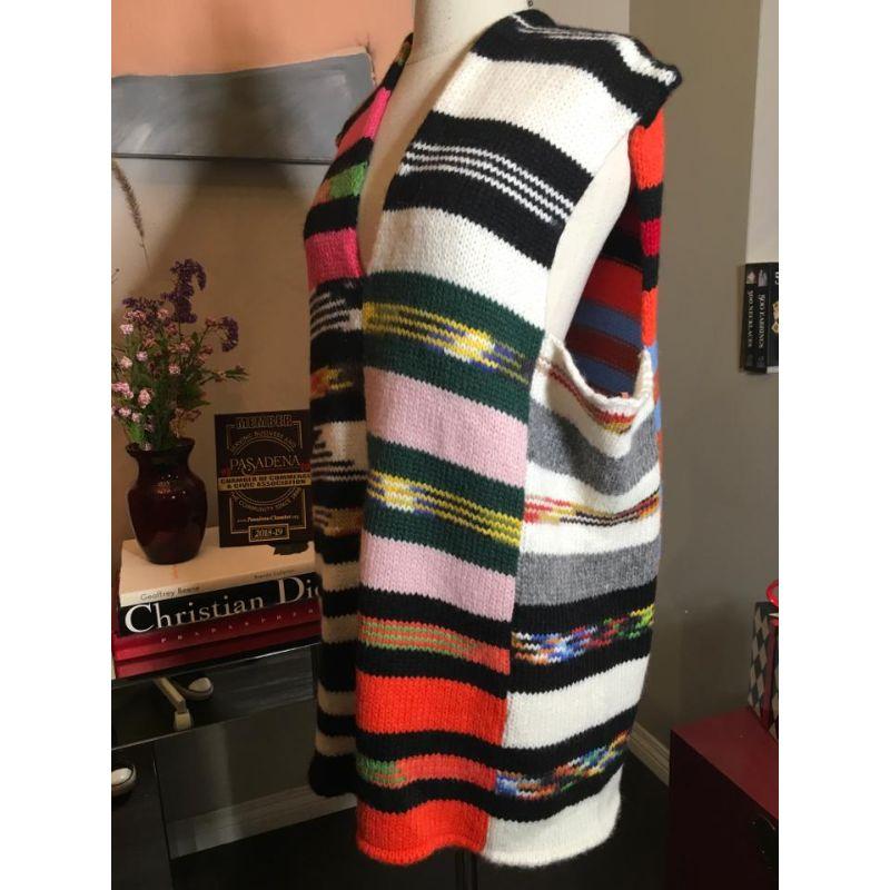 Missoni Size 42 Black White V Neck Sleeveless Wool Knit Top  For Sale 6