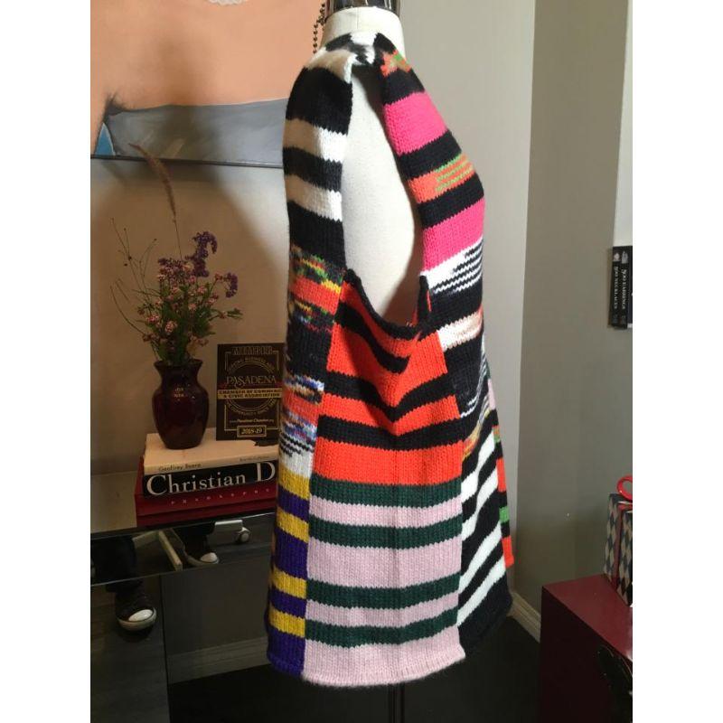 Missoni Size 42 Black White V Neck Sleeveless Wool Knit Top  For Sale 2