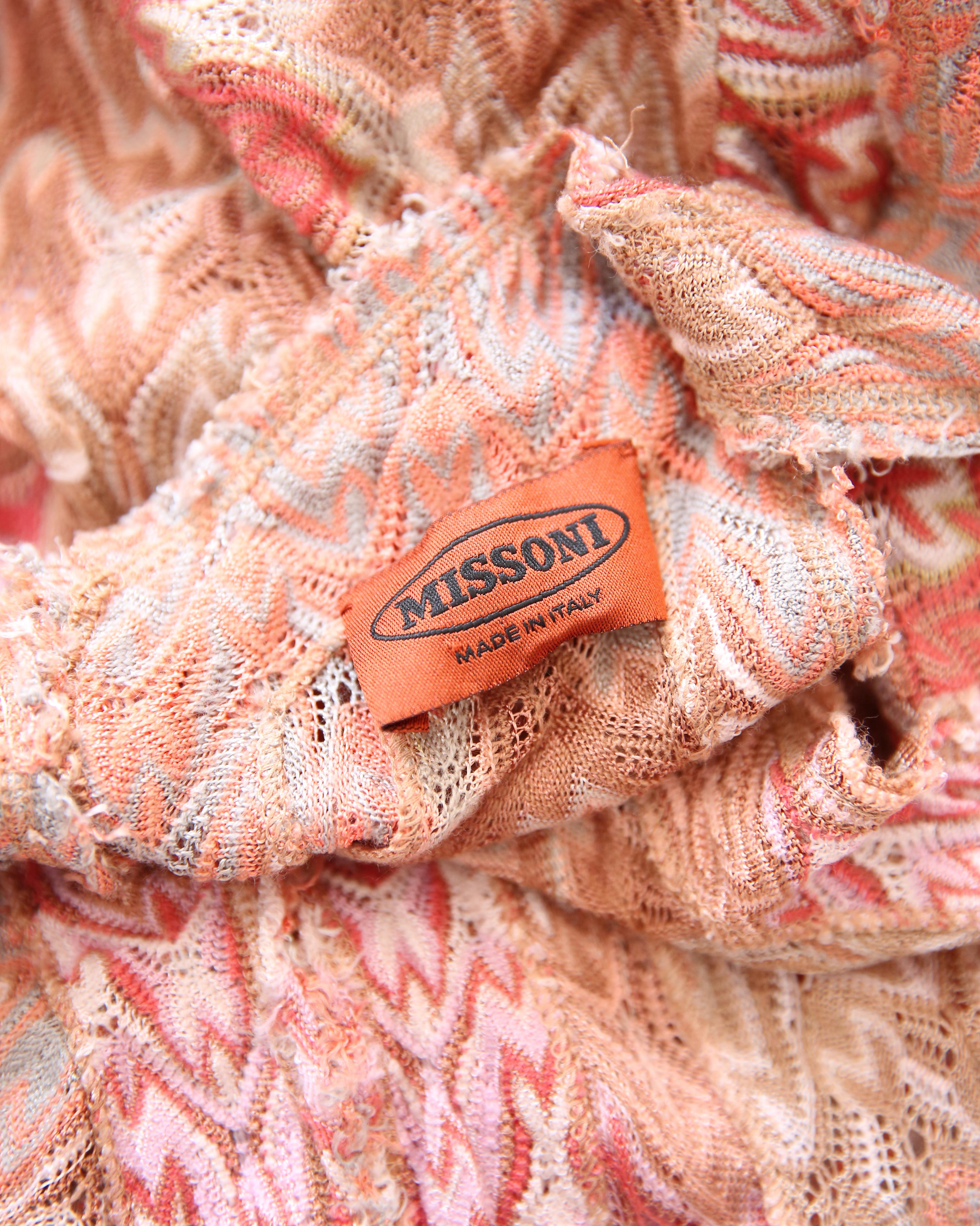 Missoni - Robe longue sans manches en maille tricotée rose, beige, bleu, blanc et grise en vente 15