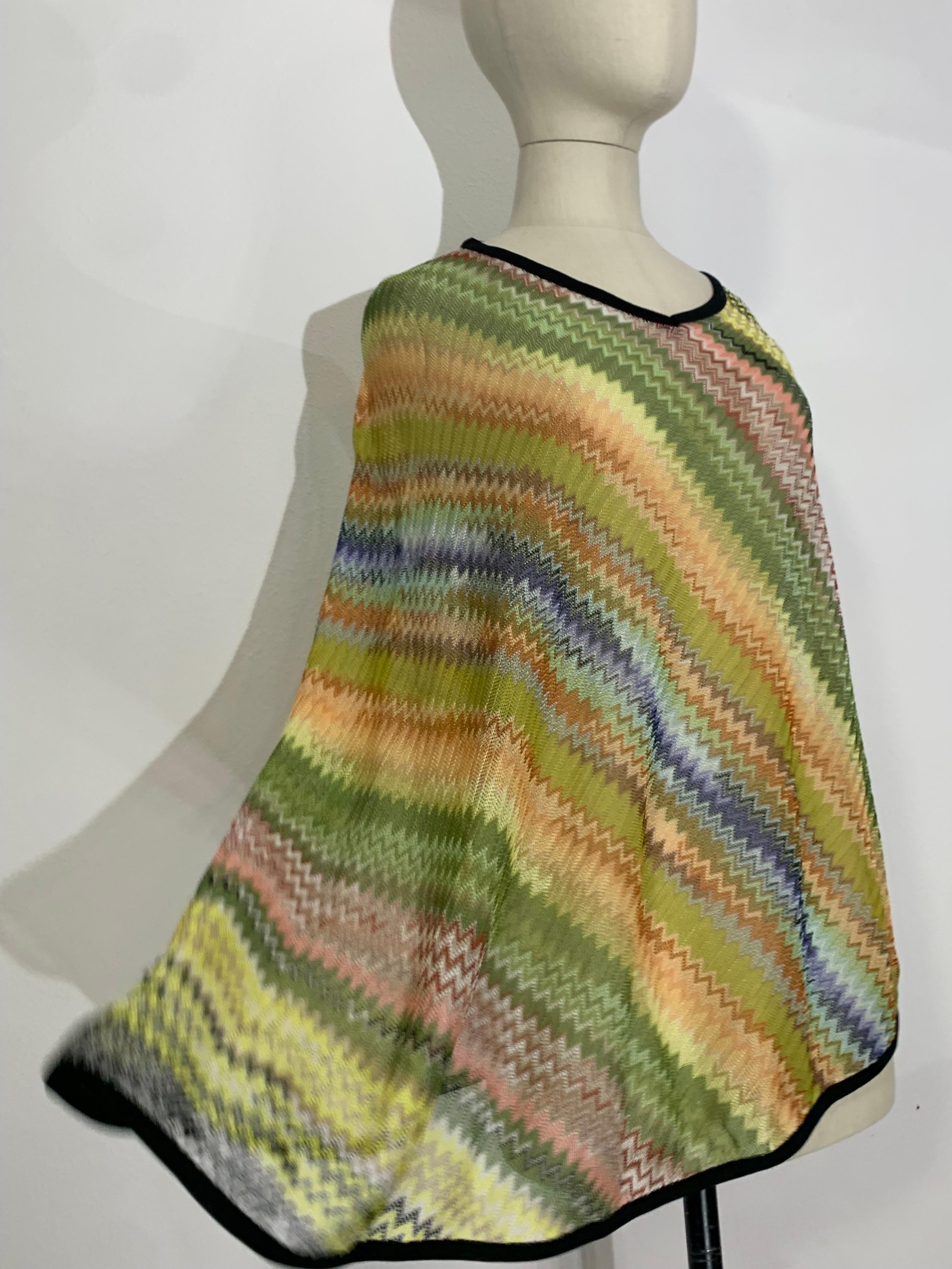 Missoni Spring/Summer Rayon & Cotton Knit Cover-Up in Classic Missoni Zig-Zag For Sale 8