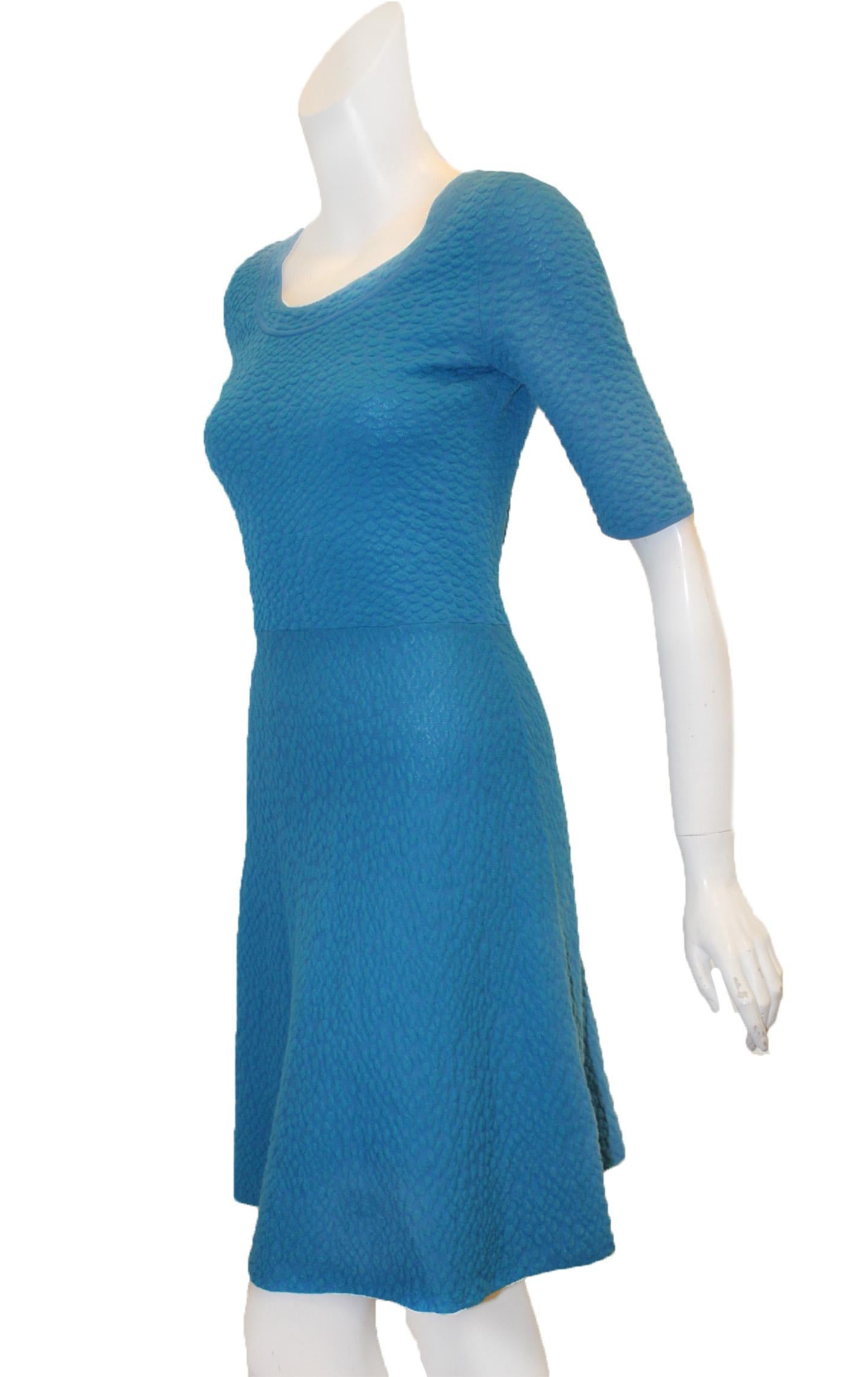 Missoni Textured Turquoise Knit Short Sleeve Dress In Good Condition For Sale In Palm Beach, FL