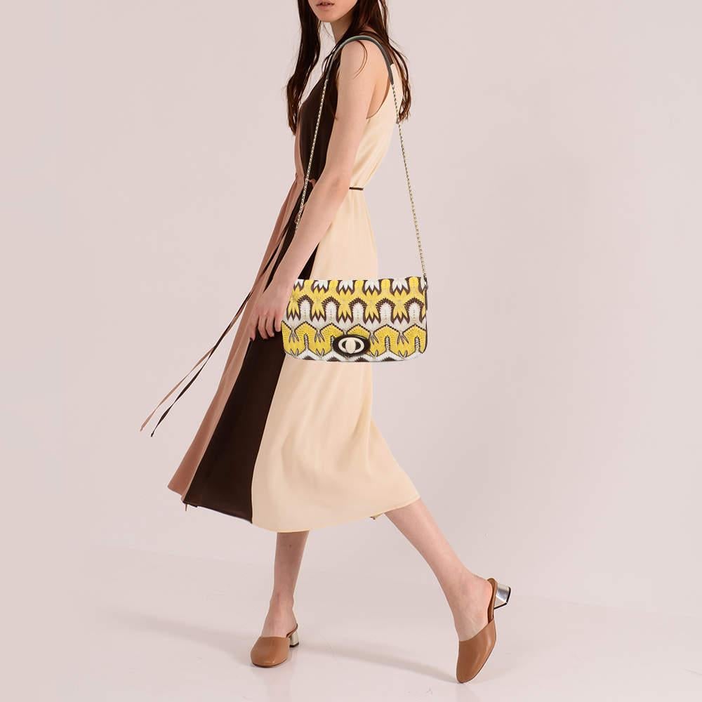 Missoni Tricolor Crochet Fabric and Leather Flap Shoulder Bag In New Condition For Sale In Dubai, Al Qouz 2