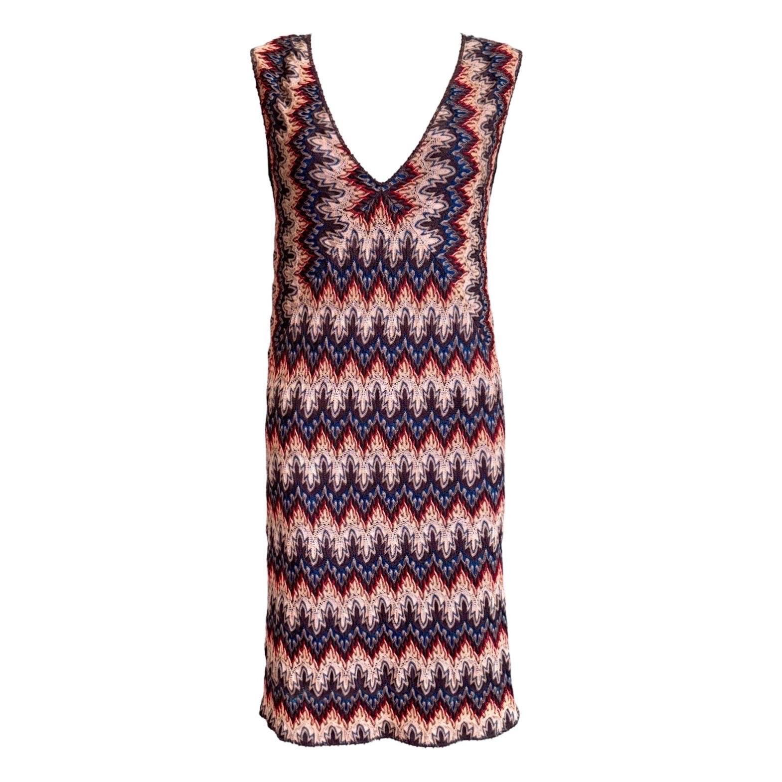 MISSONI Vibrant Multicolor Crochet Knit Midi Dress with V-Neck 40 In Good Condition For Sale In Switzerland, CH