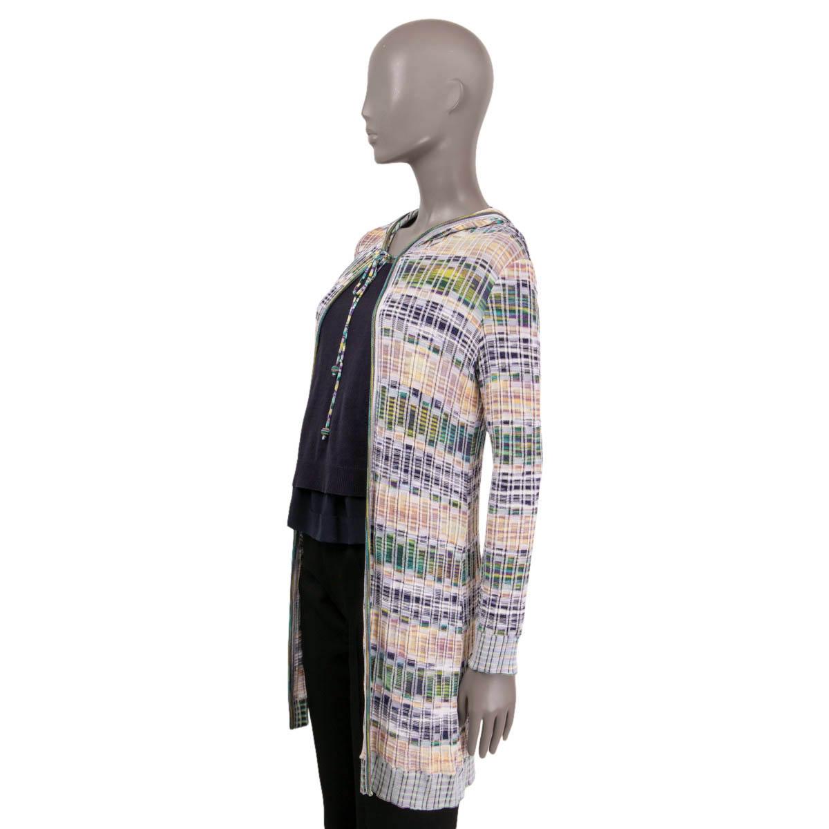MISSONI white & multicolour viscose HOODED KNIT Coat Jacket 42 M In Excellent Condition For Sale In Zürich, CH