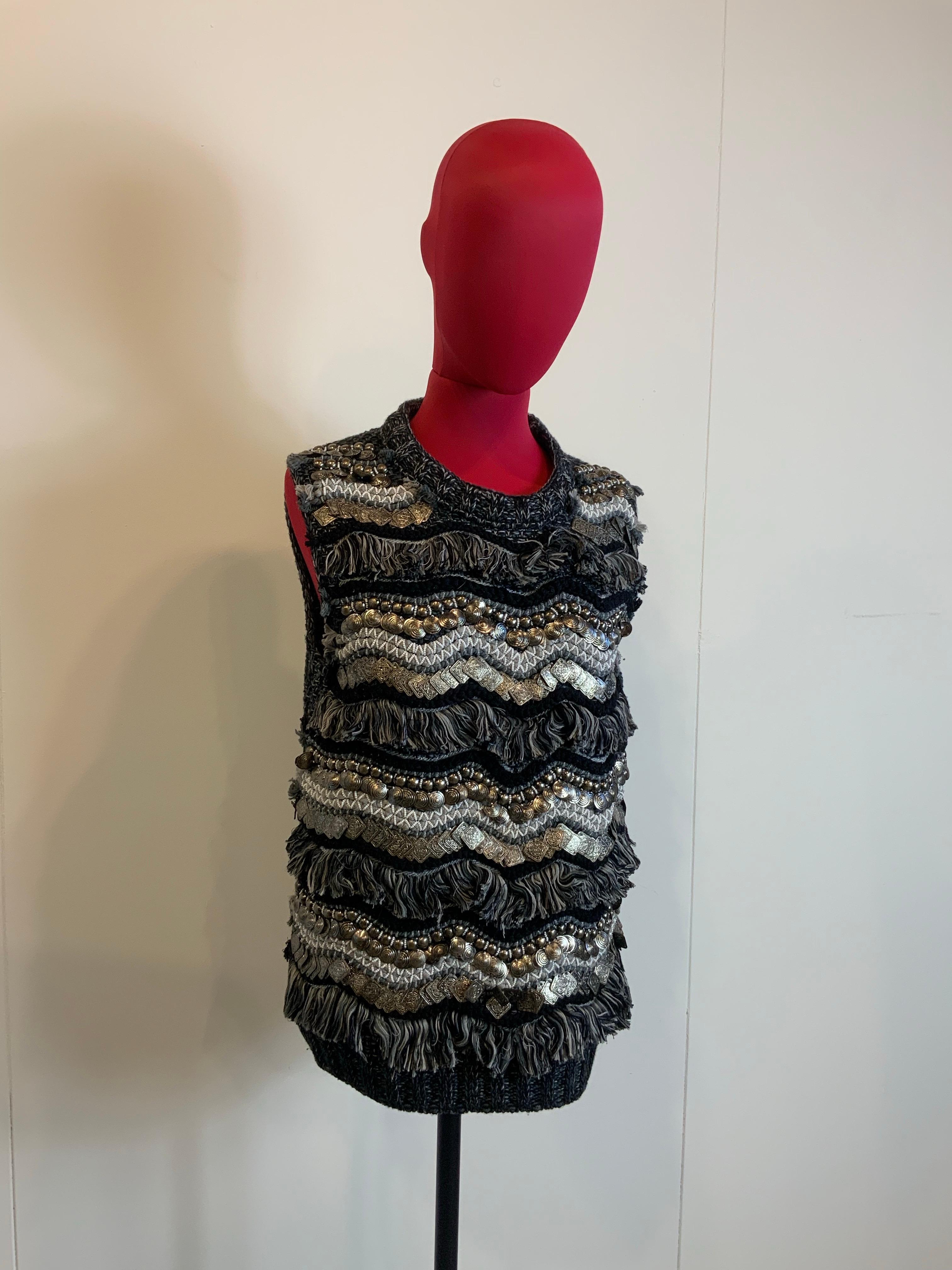 Missoni vest.
Collectable 23/50.
100% wool. 
International size S. Oversized fit.
Shoulders 39 cm
Bust 45 cm
Length 70 cm
Excellent condition, shows minimal signs of normal use.