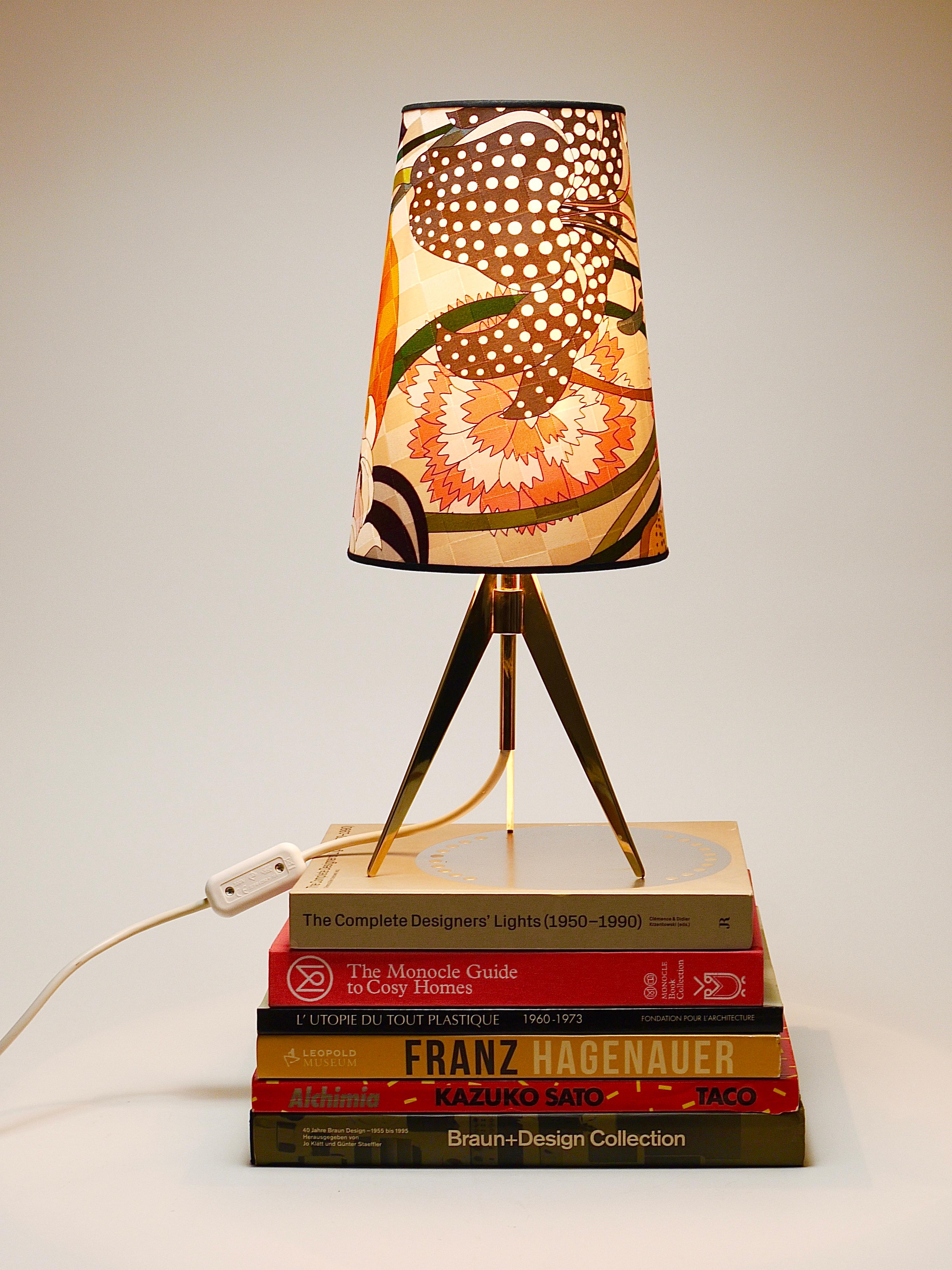 Missoni x Kalmar Vienna Adjustable Brass Tripod Table Side Lamp, Autriche, années 1950 en vente 4