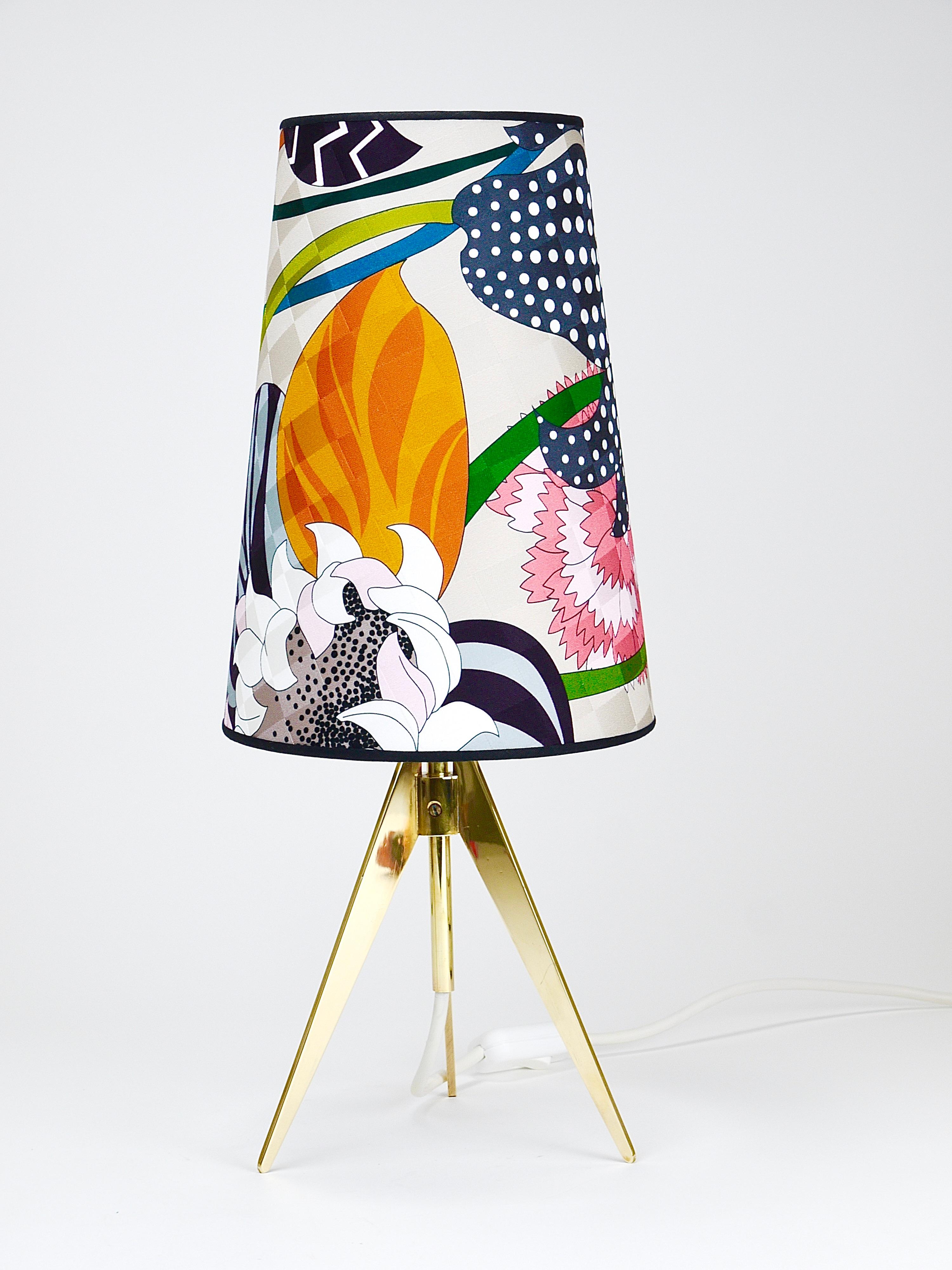 Missoni x Kalmar Vienna Adjustable Brass Tripod Table Side Lamp, Autriche, années 1950 en vente 5