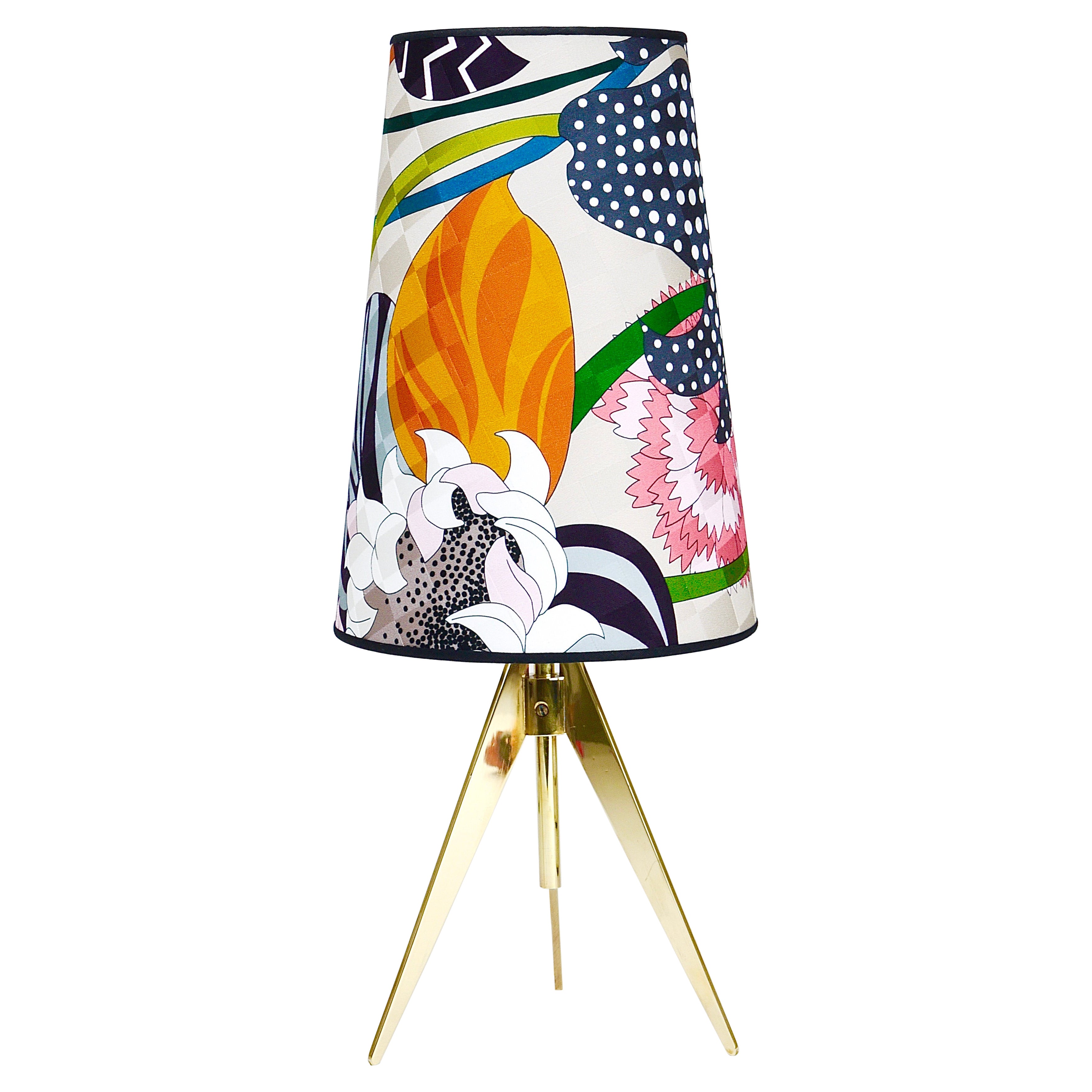Missoni x Kalmar Vienna Adjustable Brass Tripod Table Side Lamp, Autriche, années 1950 en vente