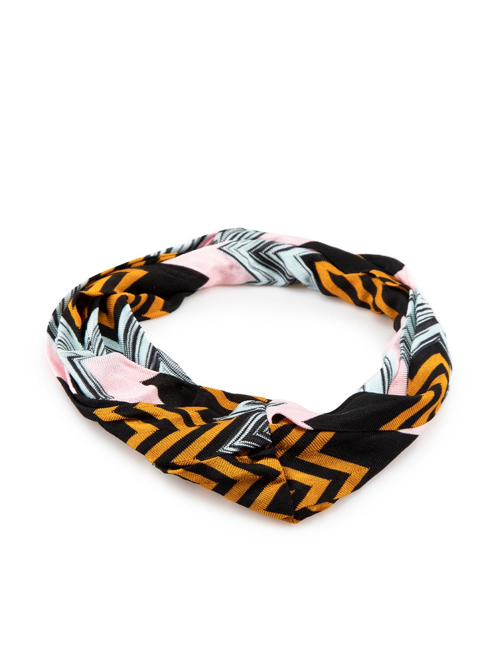 CONDITION is Very good. Minimal wear to headband is evident. Minimal wear to the layered twist join with a small pull to the fabric on this used Missoni designer resale item.



Details


Multicolour

Synthetic

Headband

Zigzag