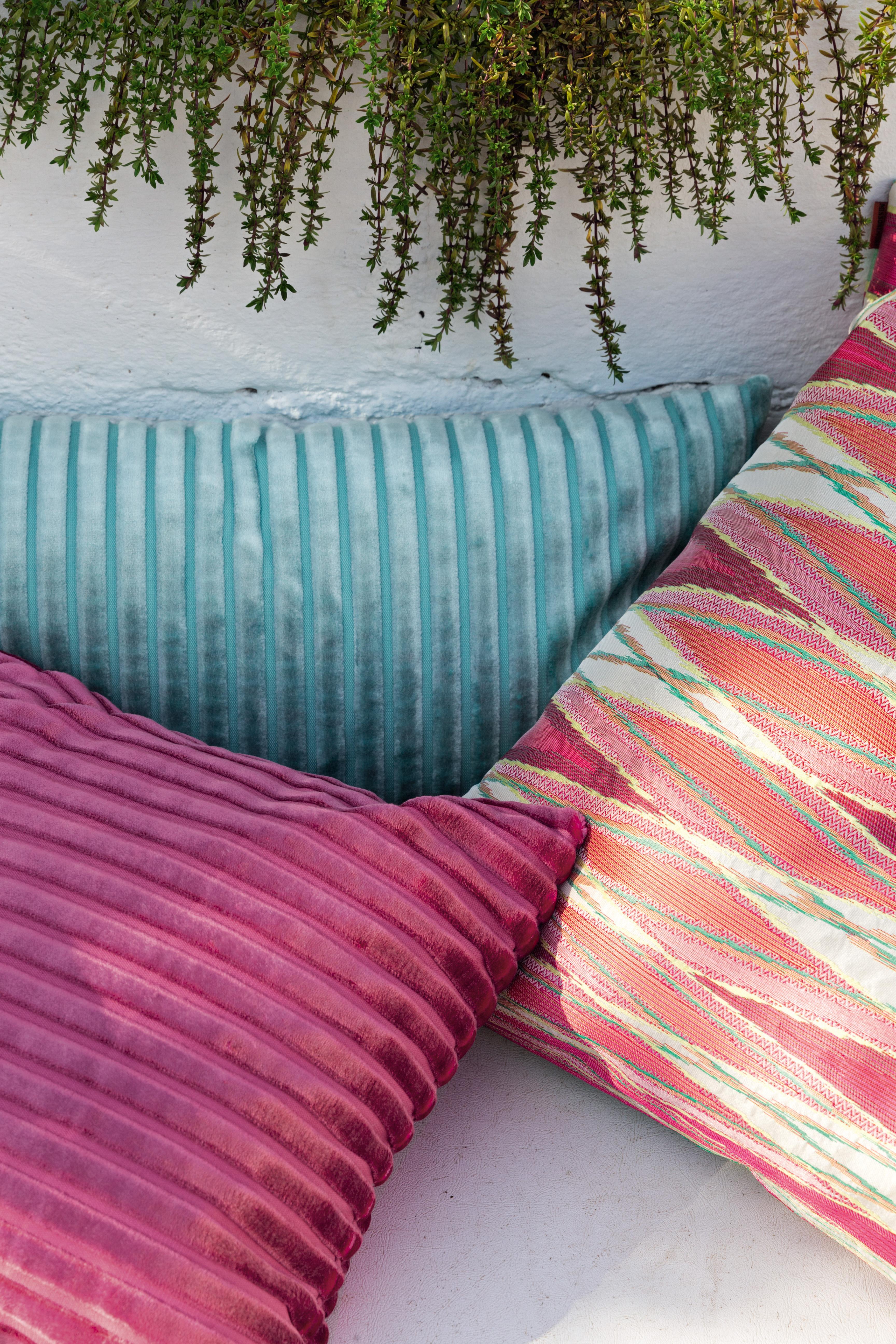 Kissen mit strukturierten grünen Streifen von Missoni Home Rabat (Italienisch) im Angebot