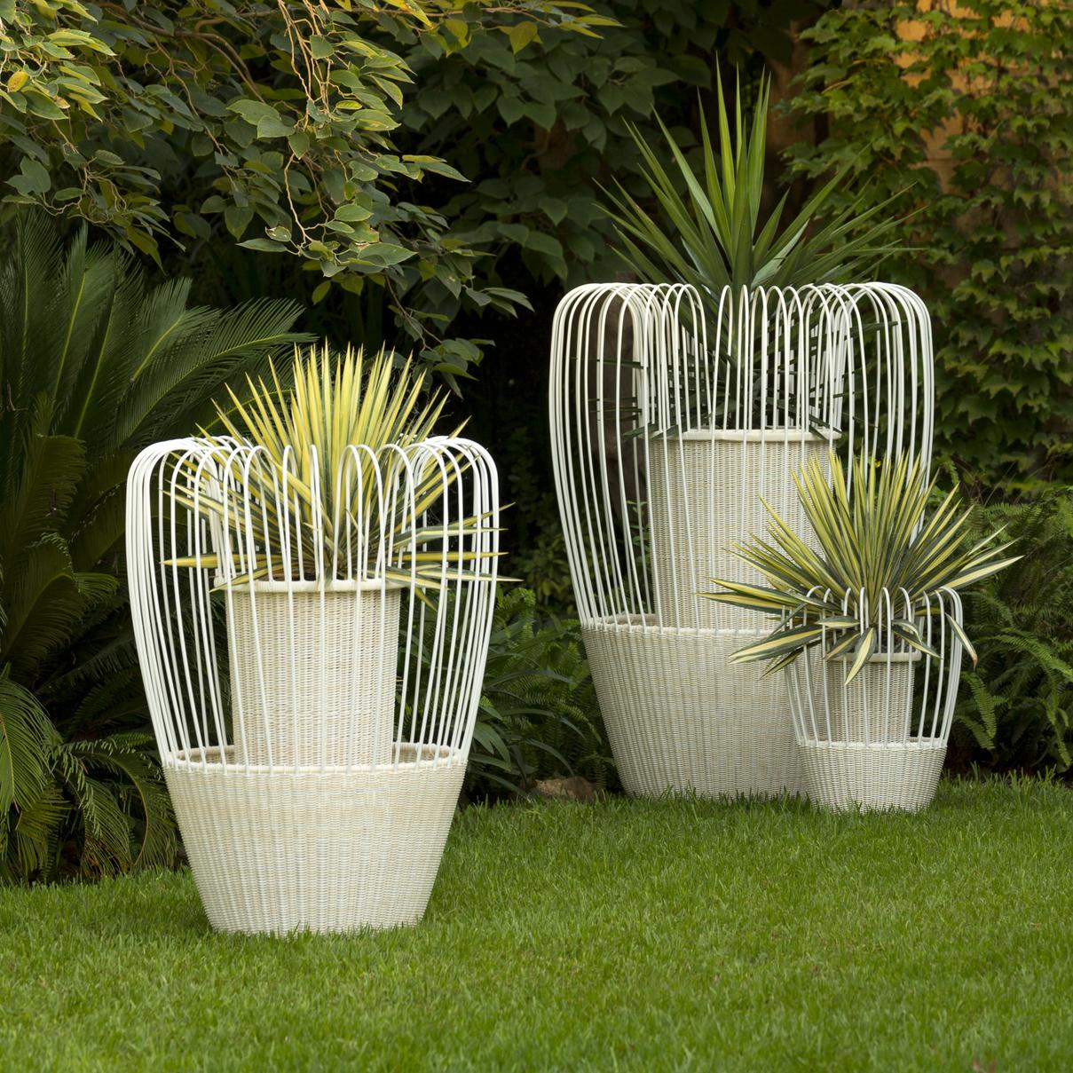 Espagnol MIST 110 Jardinière Medium White by POINT