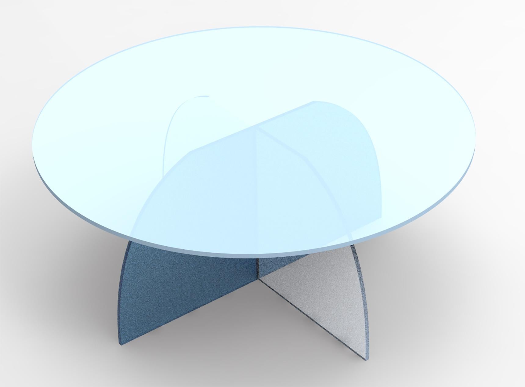 Il s'agit de la première collection de tables en acrylique de Carnevale Studio. Présenté en premier sur 1stdibs ! 

Cette collection se compose d'une table basse, d'une table d'appoint et d'une table de chevet.

Jessica avait travaillé avec du verre