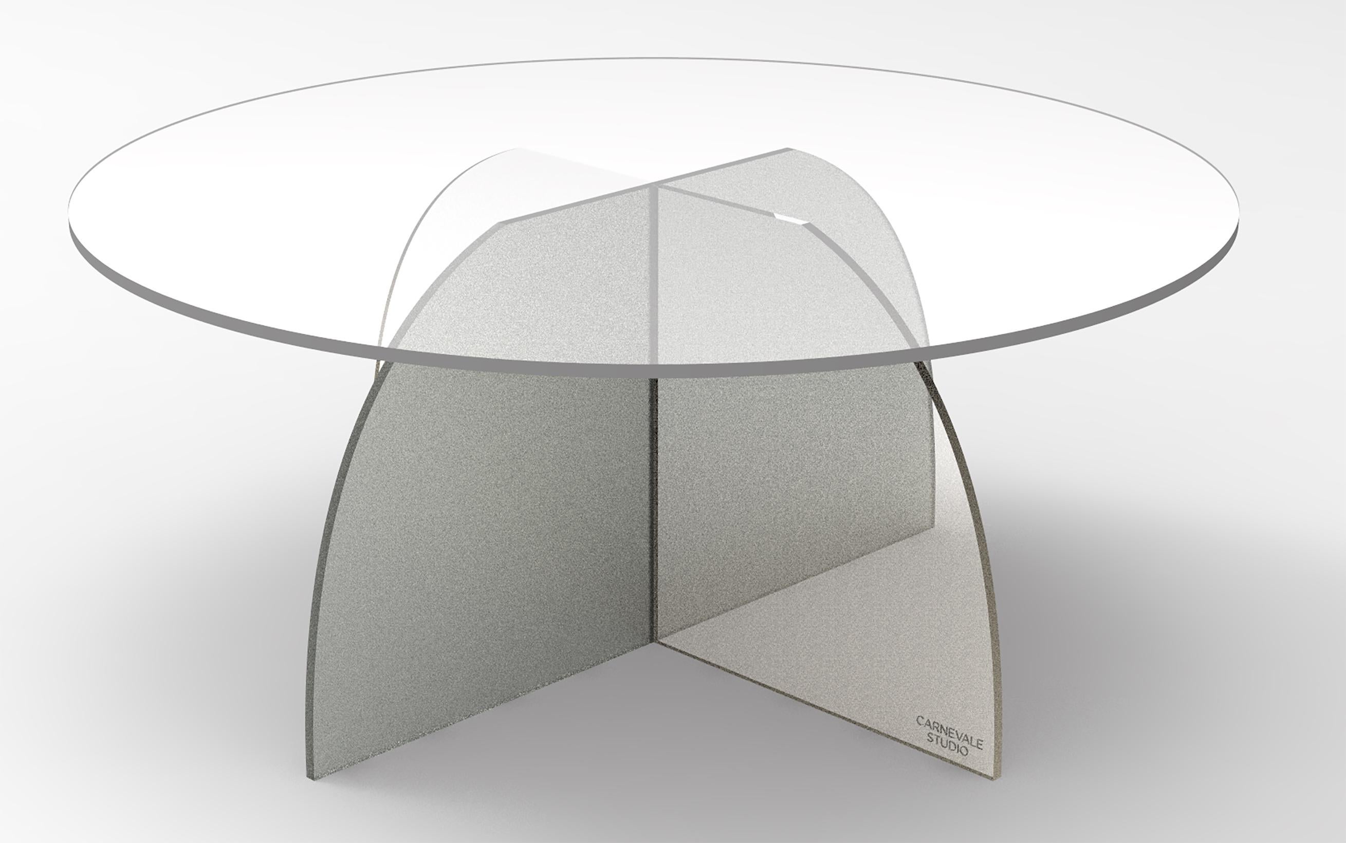 Il s'agit de la première collection de tables en acrylique de Carnevale Studio. Présenté en premier sur 1stdibs ! 

Cette collection se compose d'une table basse, d'une table d'appoint et d'une table de chevet.

Jessica avait travaillé avec du verre