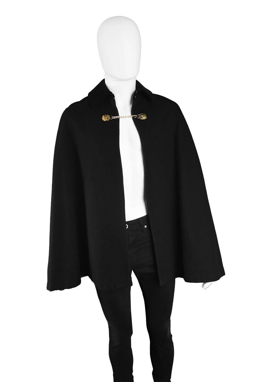 Mister Carnaby Men's Vintage 1960s Black Wool Velvet Collar Cloak / Cape Coat  In Excellent Condition For Sale In Doncaster, South Yorkshire