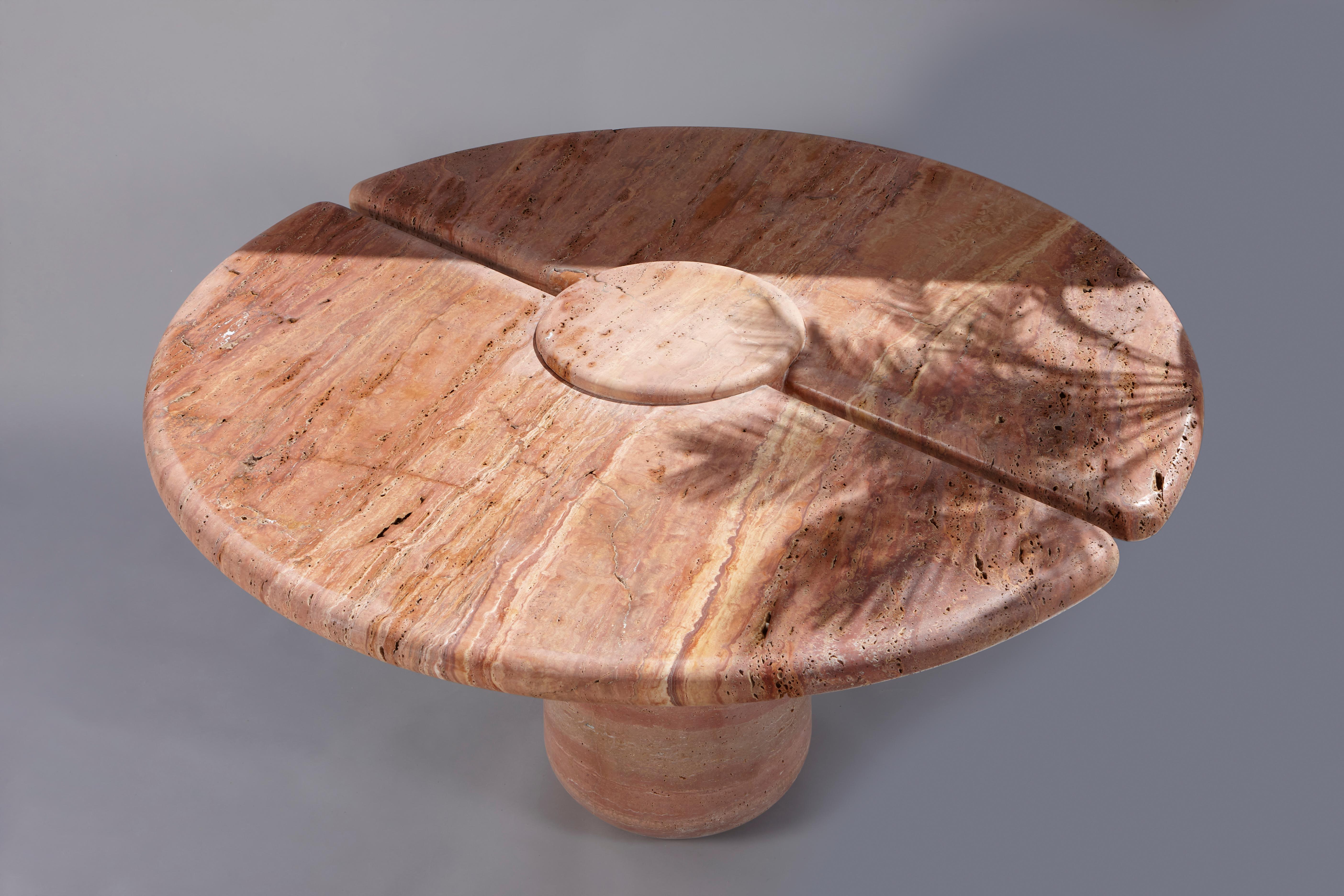 Table de salle à manger Mistral de Studio Bazazo Neuf - En vente à Geneve, CH
