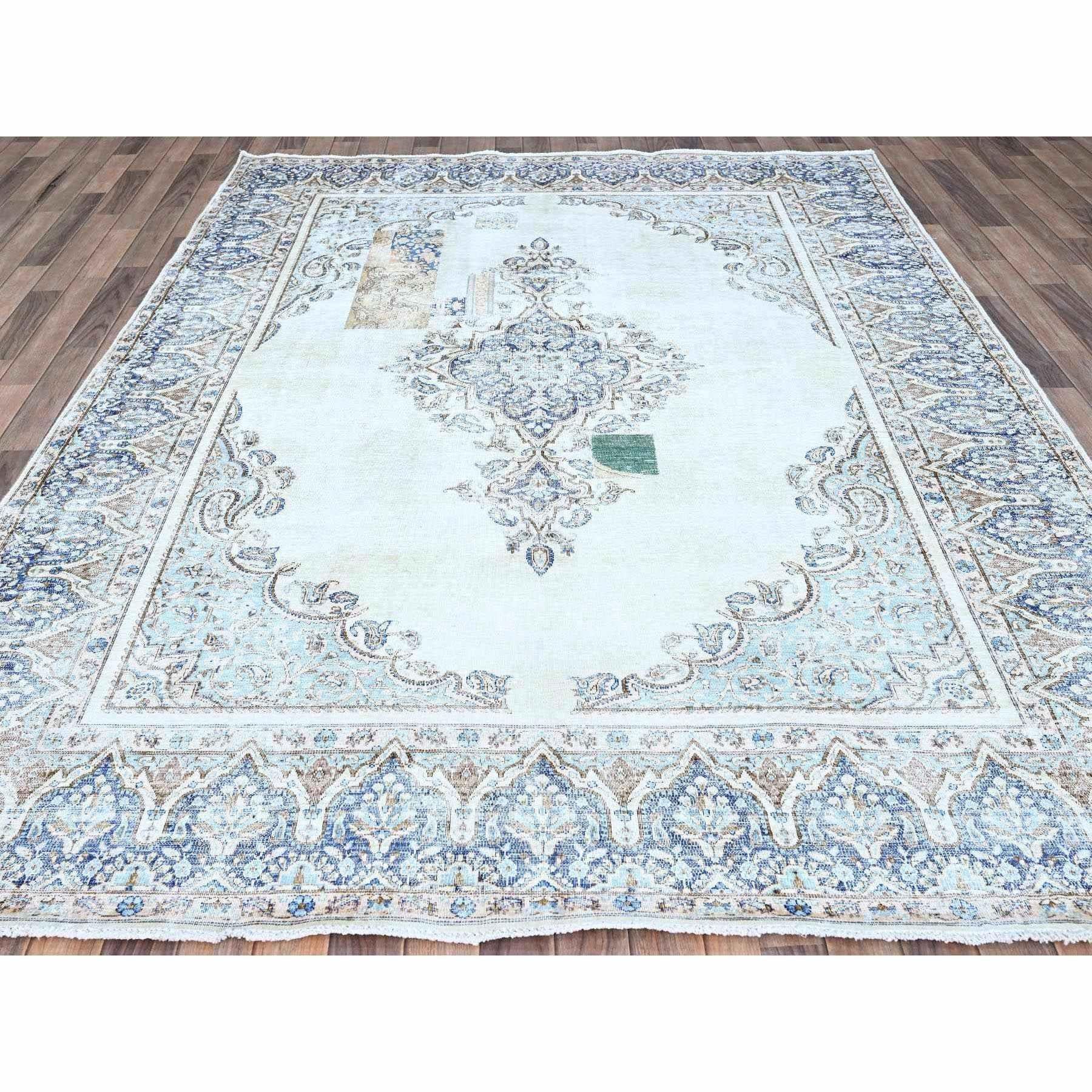 Esta fabulosa alfombra anudada a mano ha sido creada y diseñada para ofrecer mayor resistencia y durabilidad. Esta alfombra ha sido elaborada a mano durante semanas con el método tradicional que se utiliza para hacer
Tamaño exacto de la alfombra en