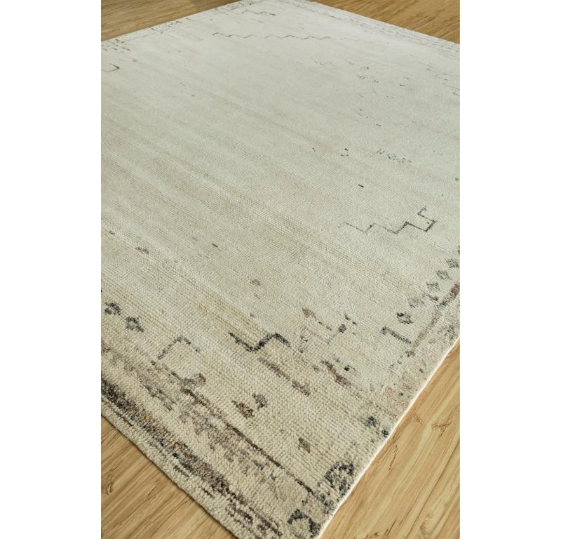 Modern Misty Drapery Undyed White & Natural Mink 300x420 cm Hand Knotted Rug For Sale