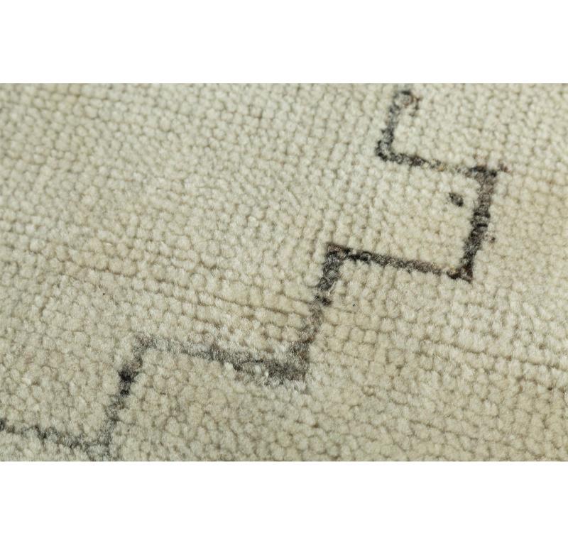 Indian Misty Drapery Undyed White & Natural Mink 300x420 cm Hand Knotted Rug For Sale