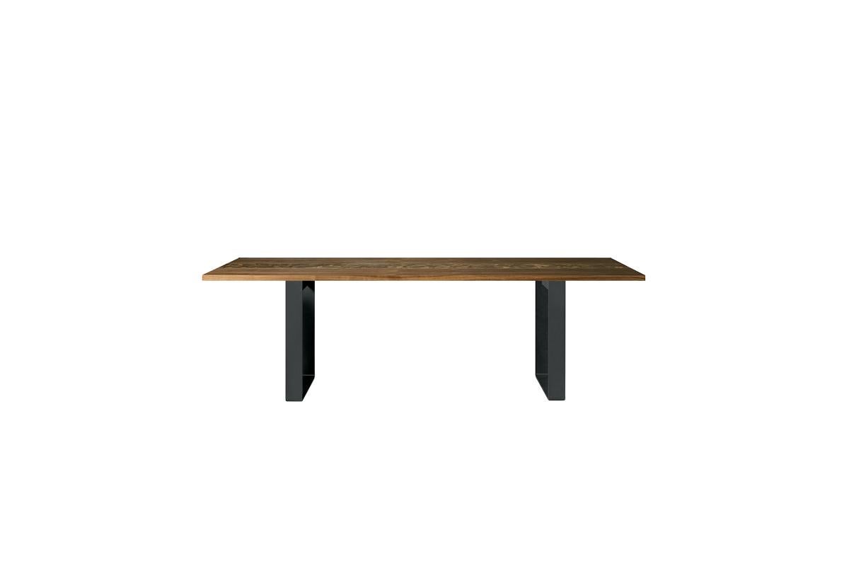 Misura-Tisch aus Massivholz, Nussbaum und Birne, handgefertigte natürliche Oberfläche, zeitgenössisch (Italienisch) im Angebot