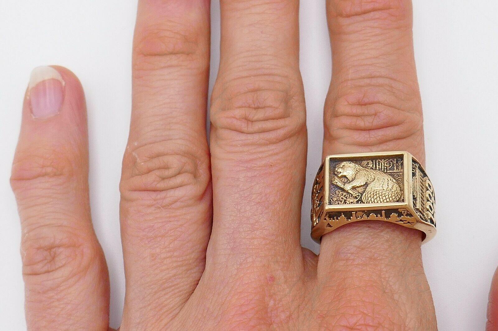 MIT 1999 Grad 14 Karat Yellow Gold Beaver Ring