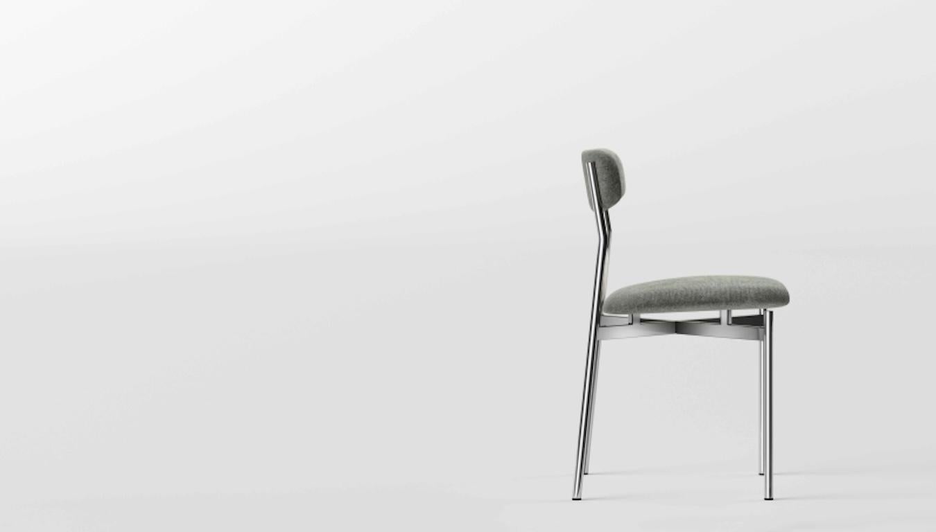 Mit Gepolsterter und Metallstuhl, entworfen von Massimo Castagna, hergestellt in Italien  (Italienisch) im Angebot