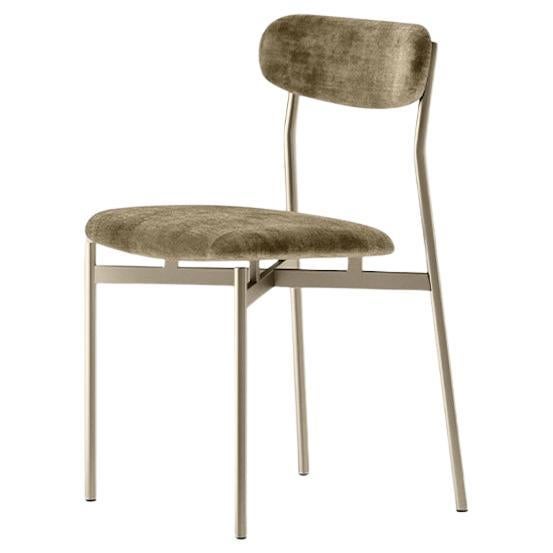 Mit Gepolsterter und Metallstuhl, entworfen von Massimo Castagna, hergestellt in Italien  im Angebot